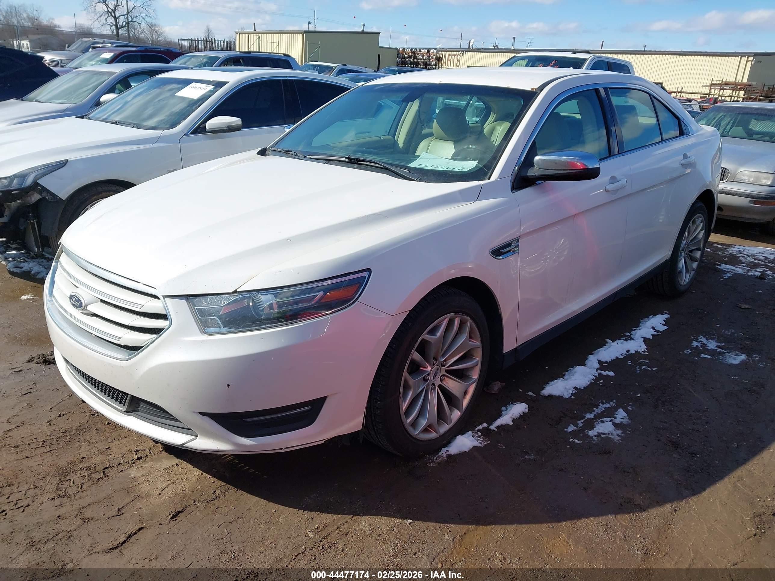 FORD TAURUS image 2