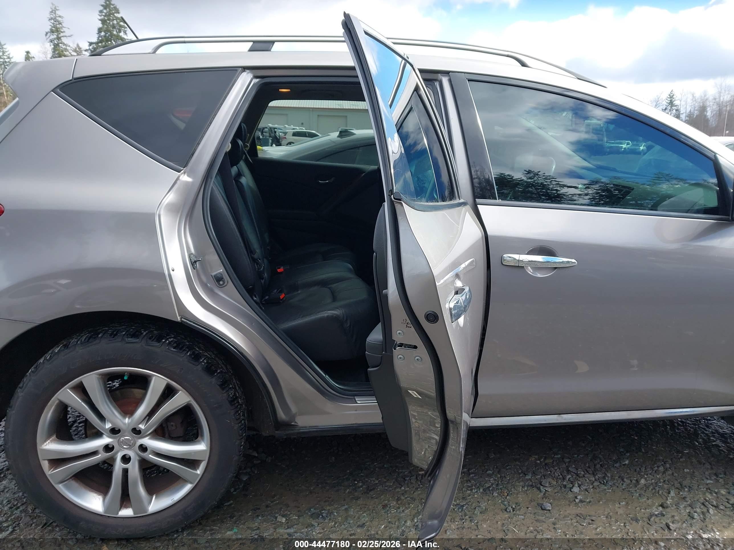 NISSAN MURANO image 8