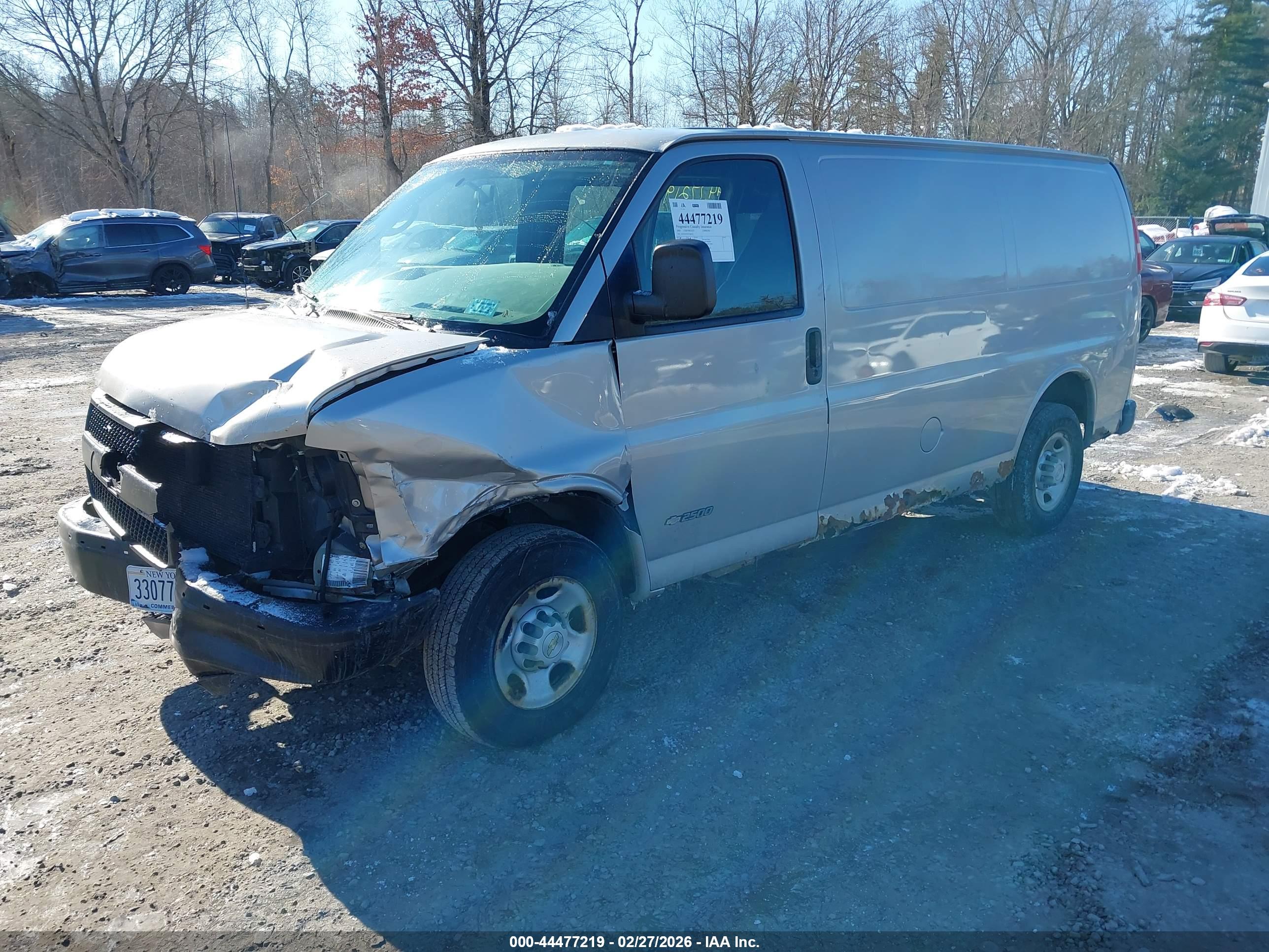 CHEVROLET EXPRESS image 2