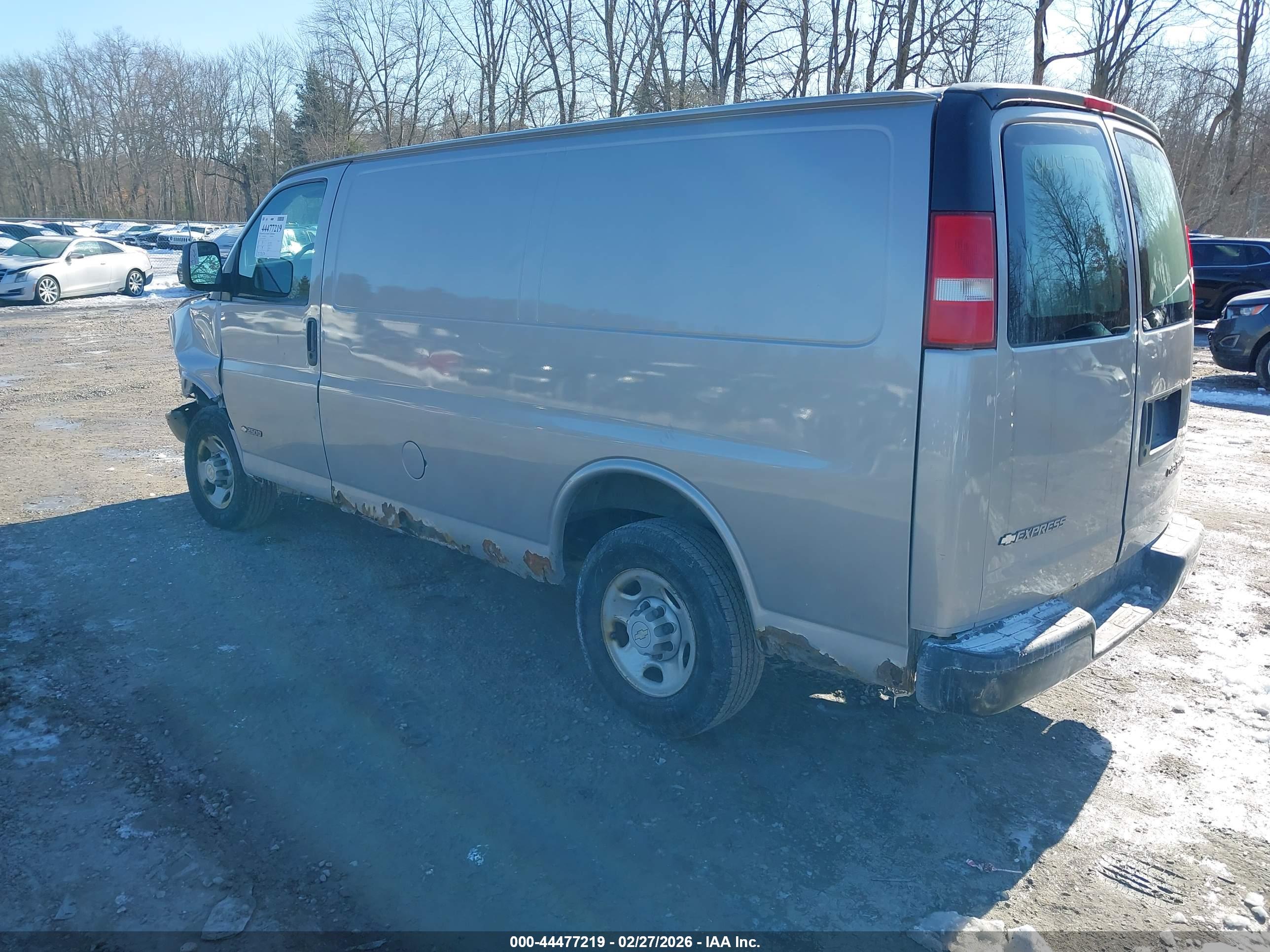 CHEVROLET EXPRESS image 3