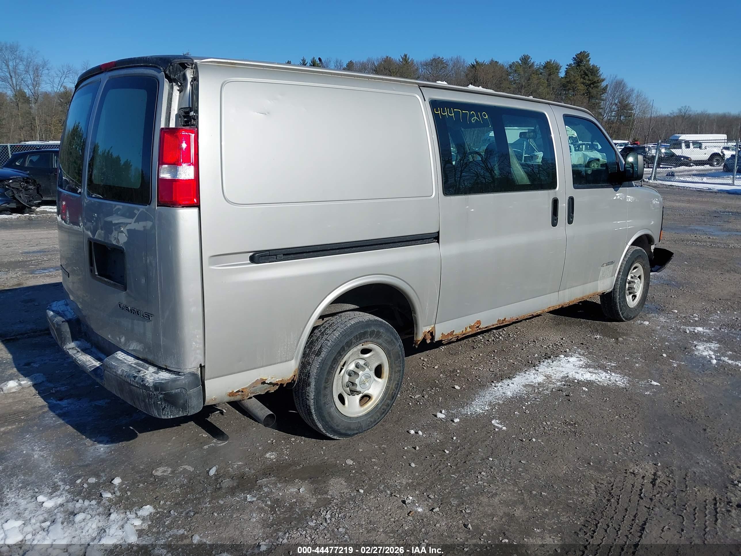 CHEVROLET EXPRESS image 4
