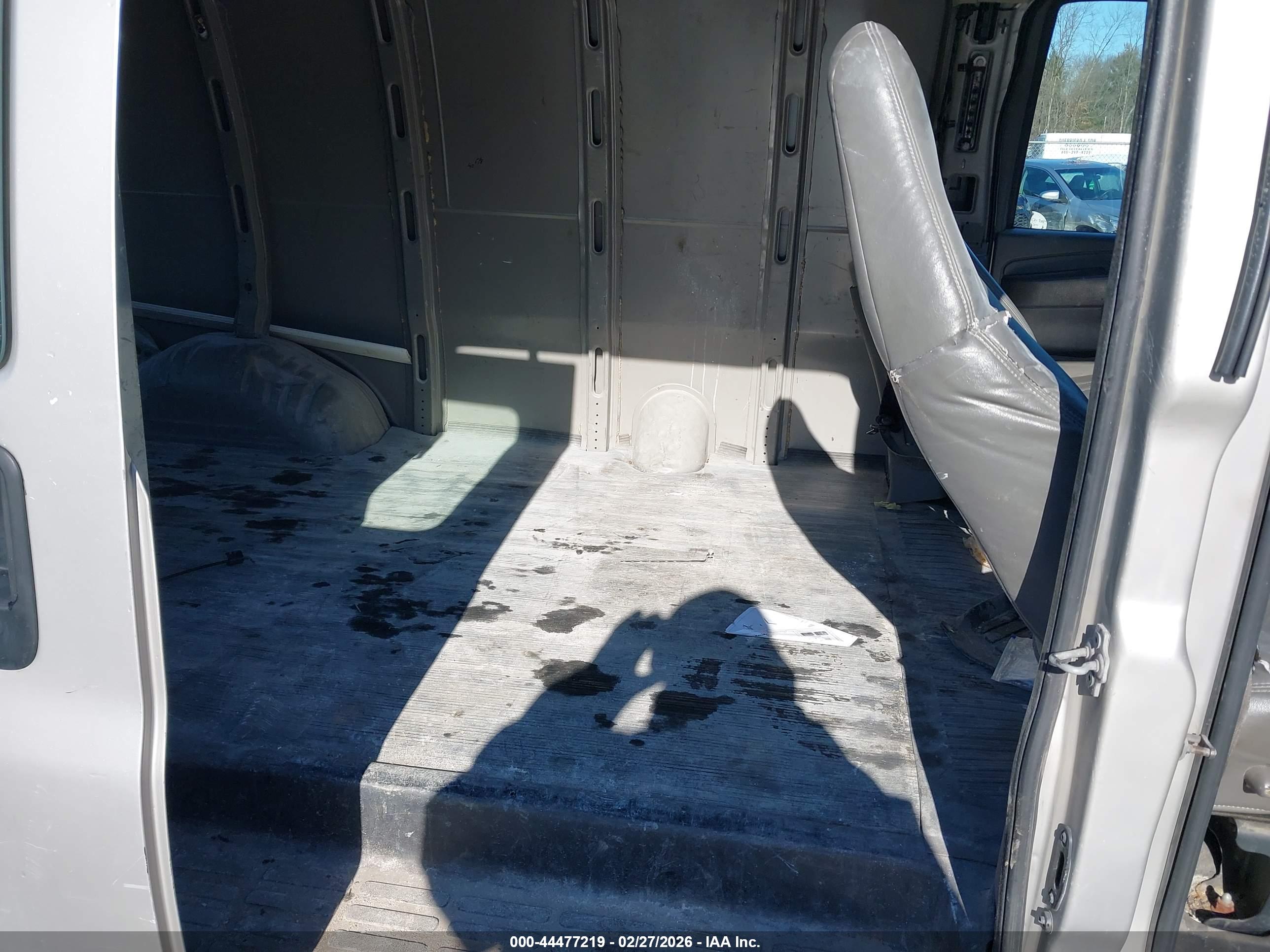 CHEVROLET EXPRESS image 8