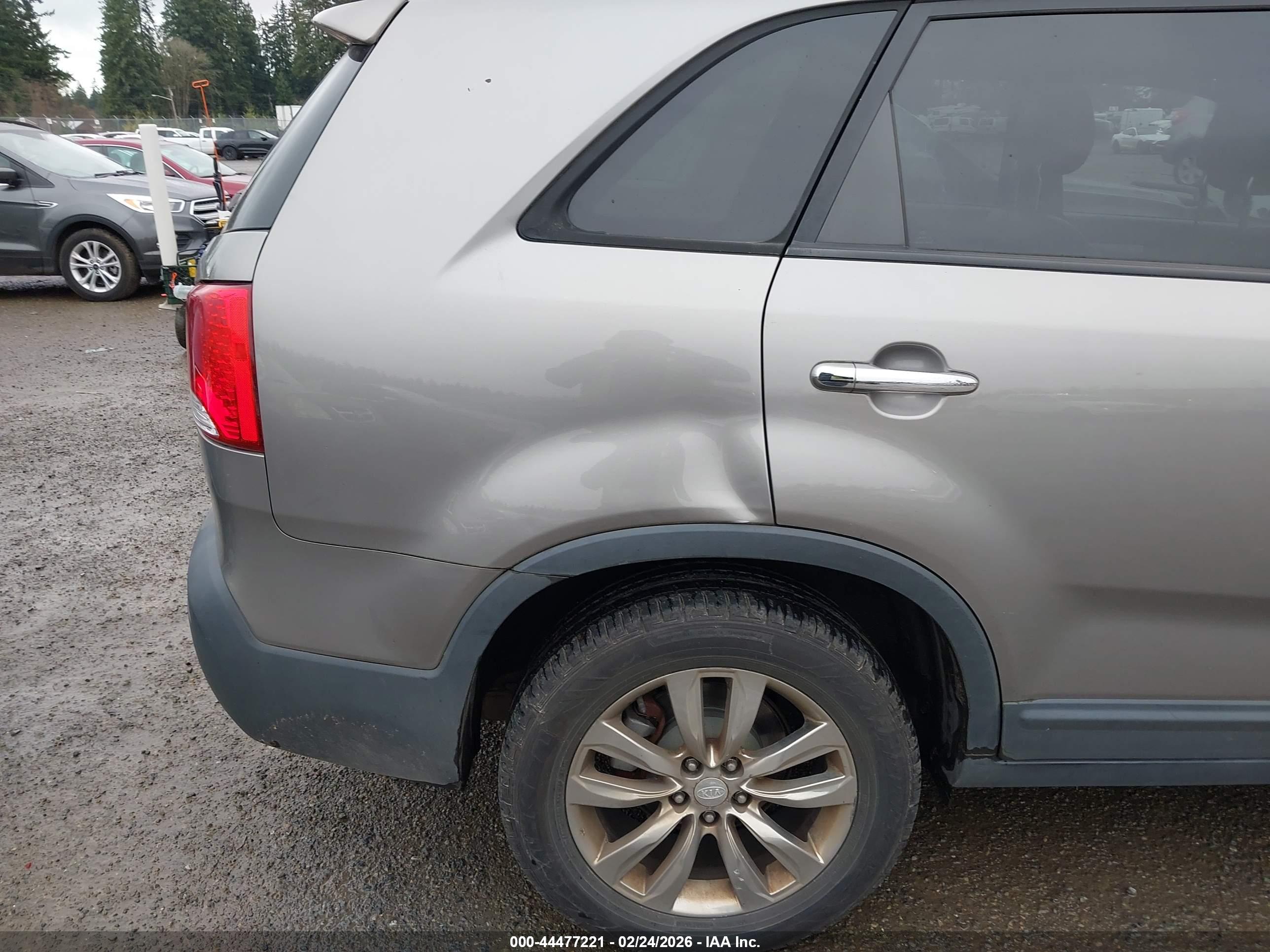 KIA SORENTO image 6