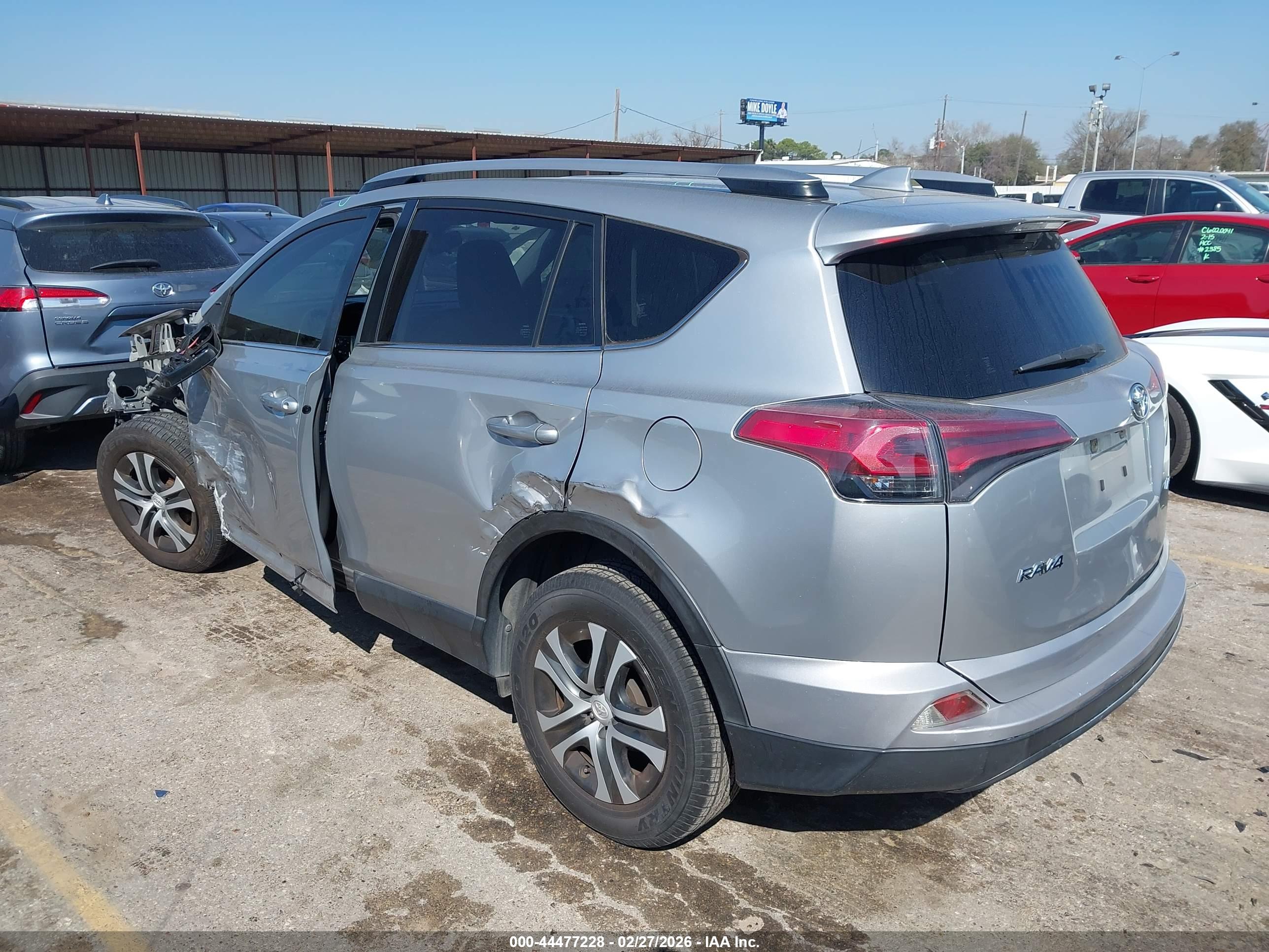 TOYOTA RAV4 image 3