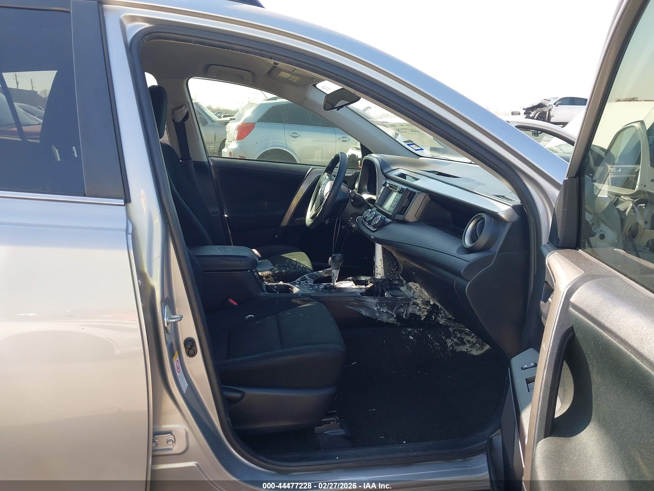 TOYOTA RAV4 image 5