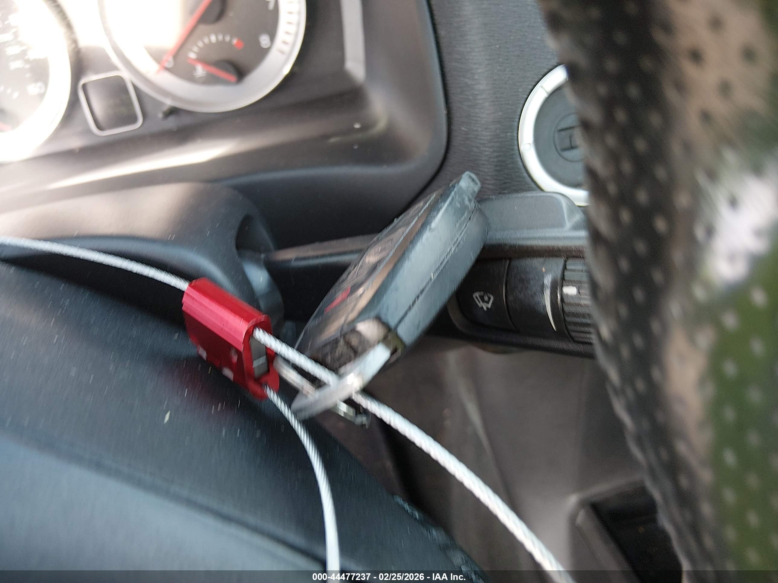 VOLVO C70 image 11