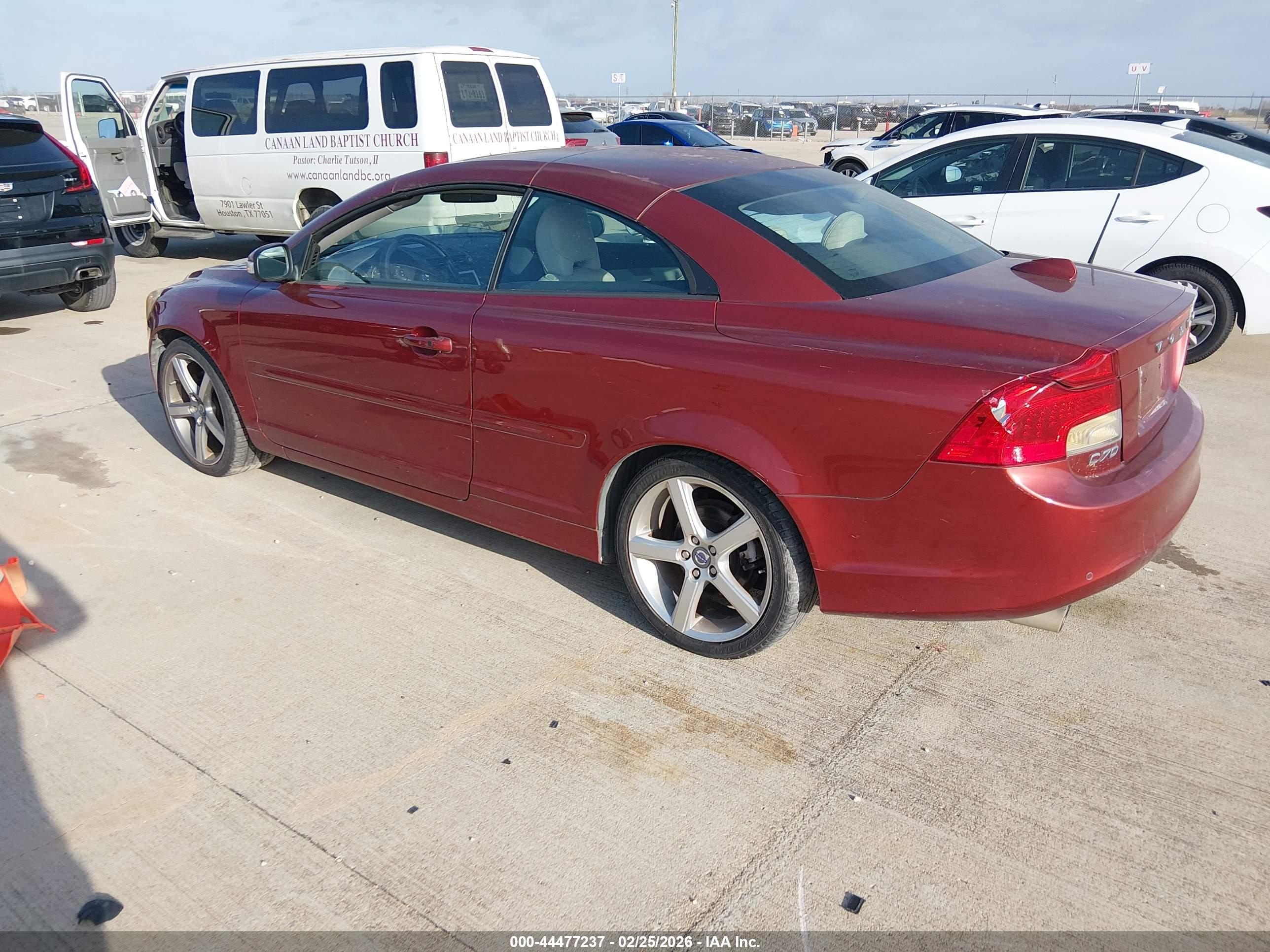 VOLVO C70 image 3