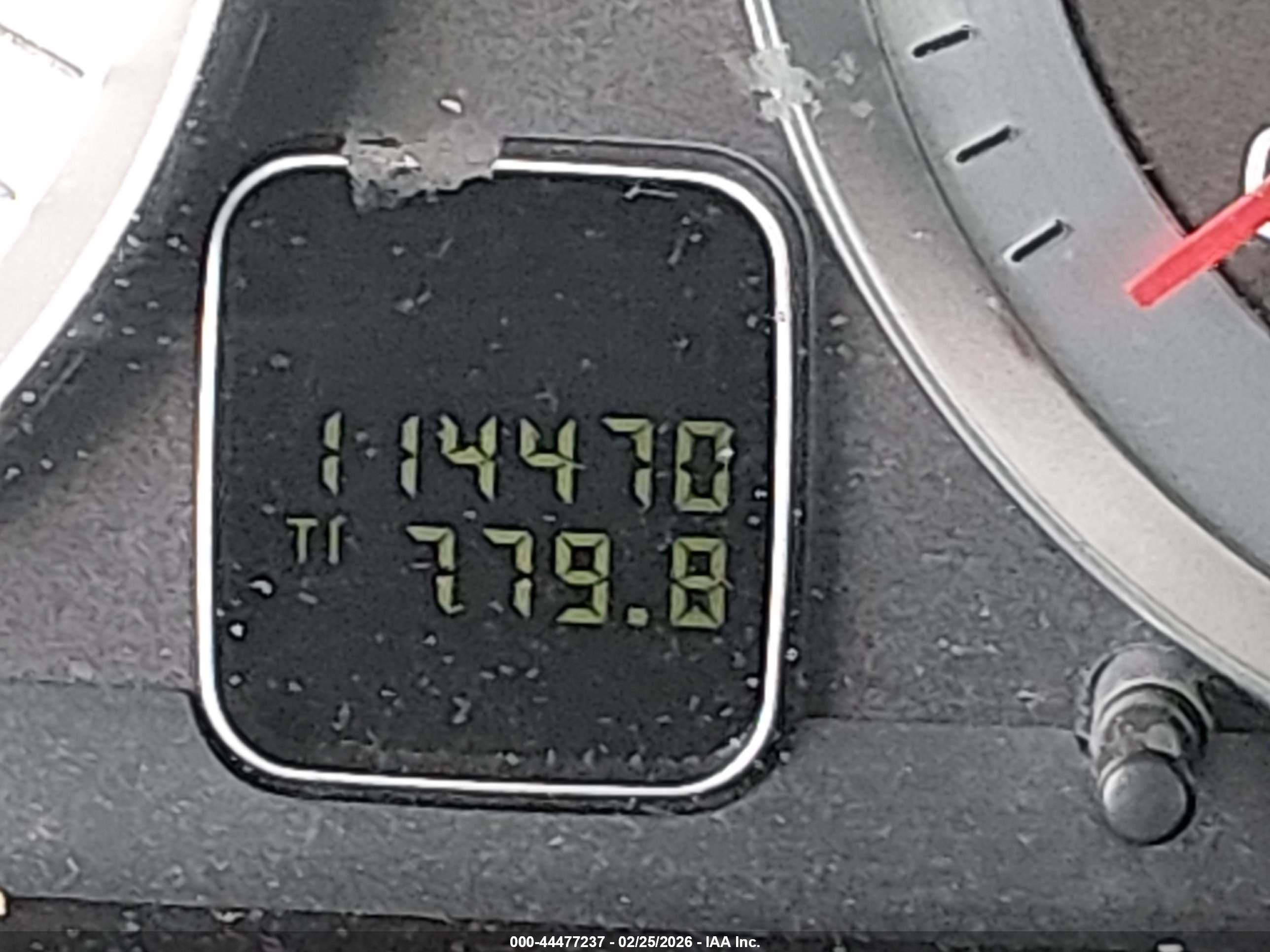 VOLVO C70 image 7