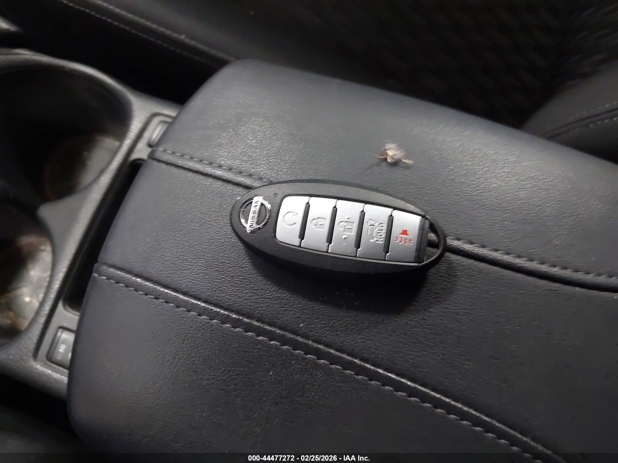 NISSAN ROGUE image 11