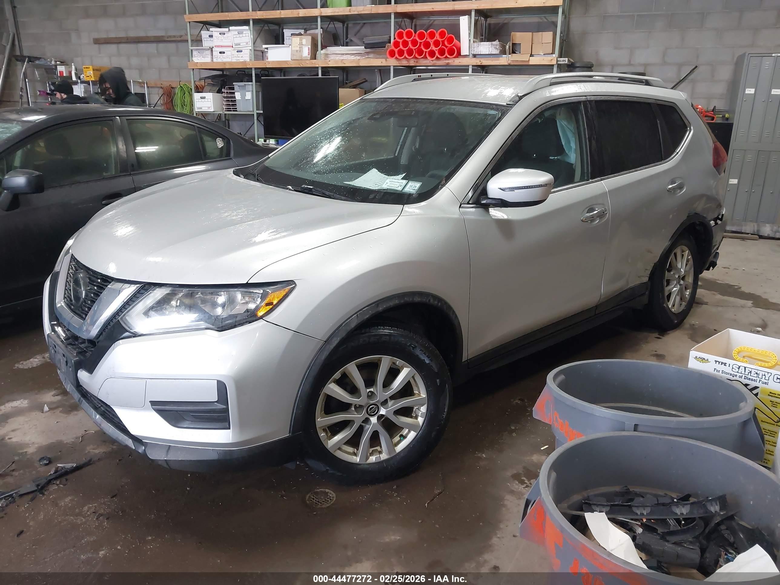 NISSAN ROGUE image 2