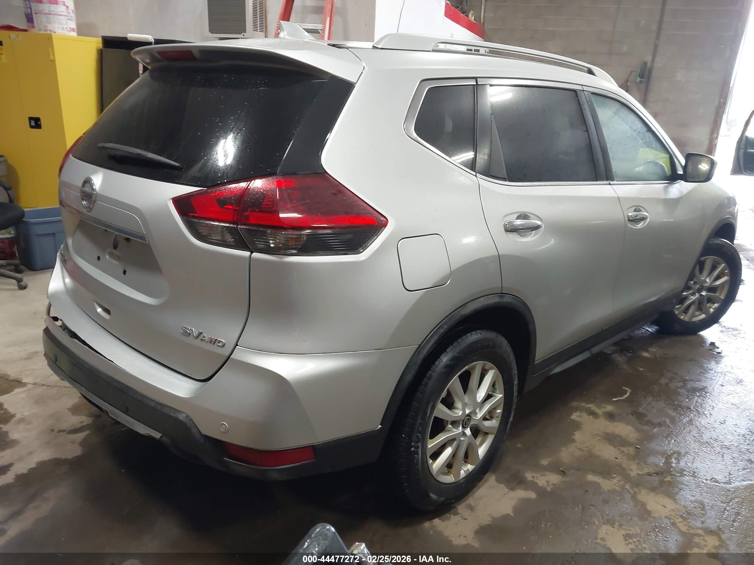 NISSAN ROGUE image 4