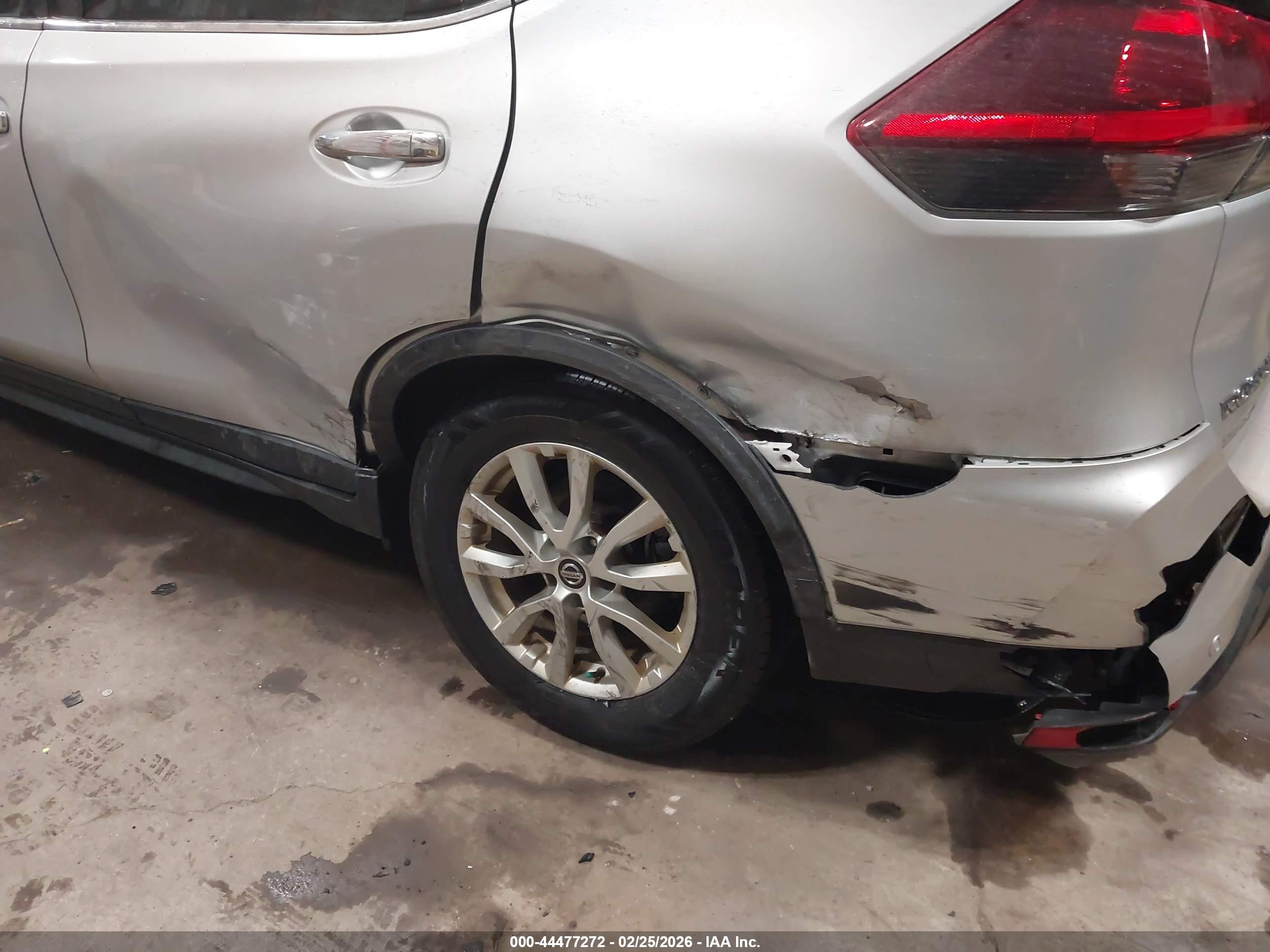 NISSAN ROGUE image 6