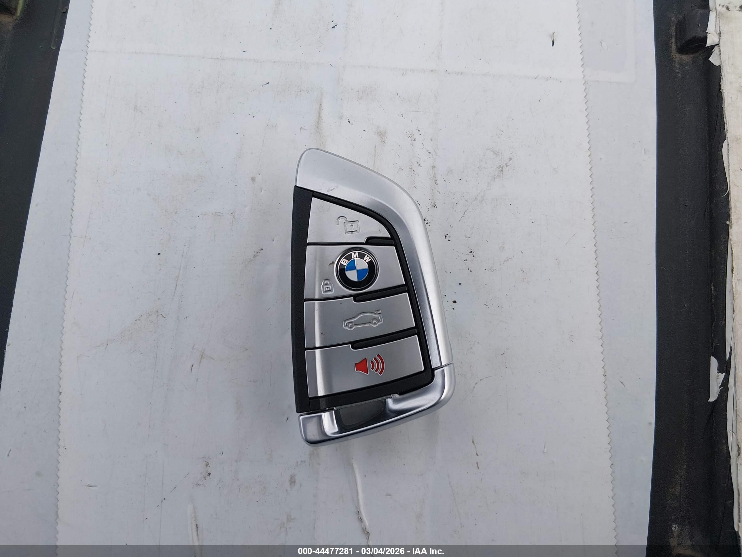BMW 750I image 11