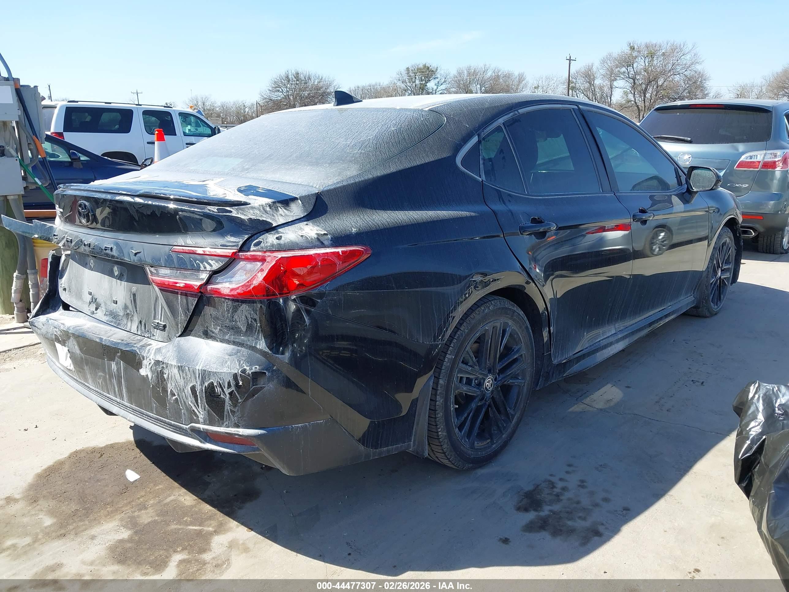 TOYOTA CAMRY image 4