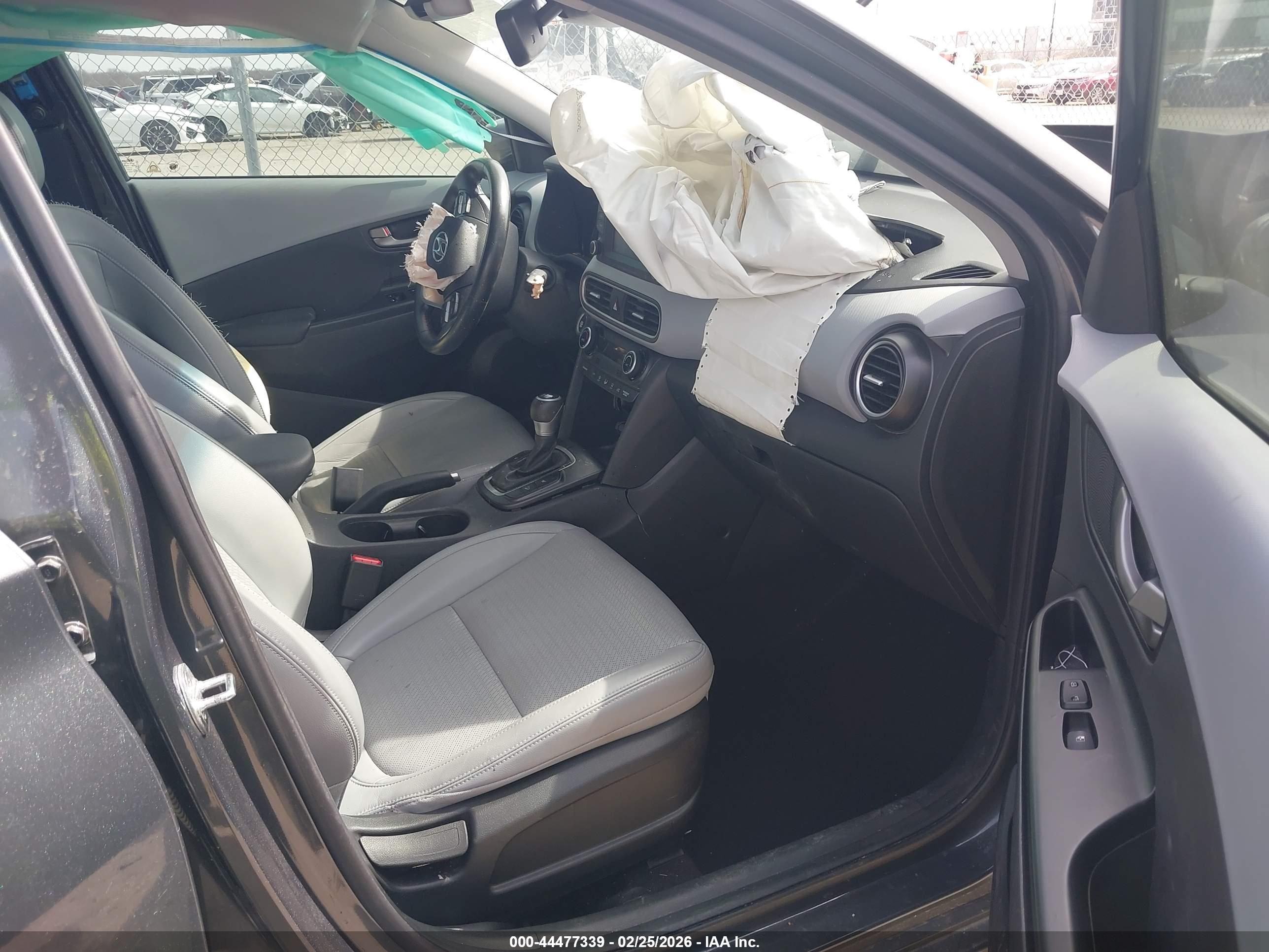HYUNDAI KONA image 5