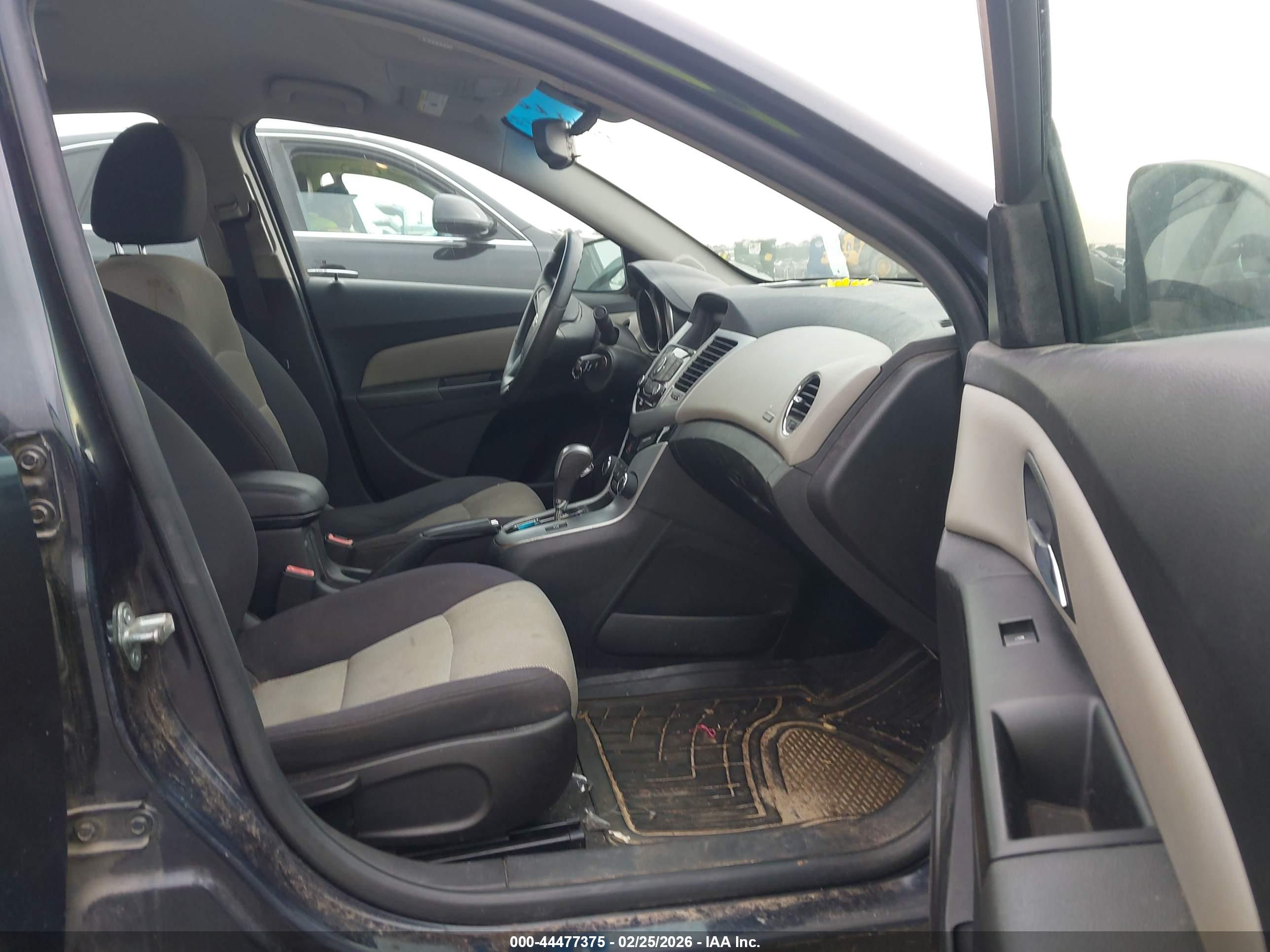 CHEVROLET CRUZE image 5