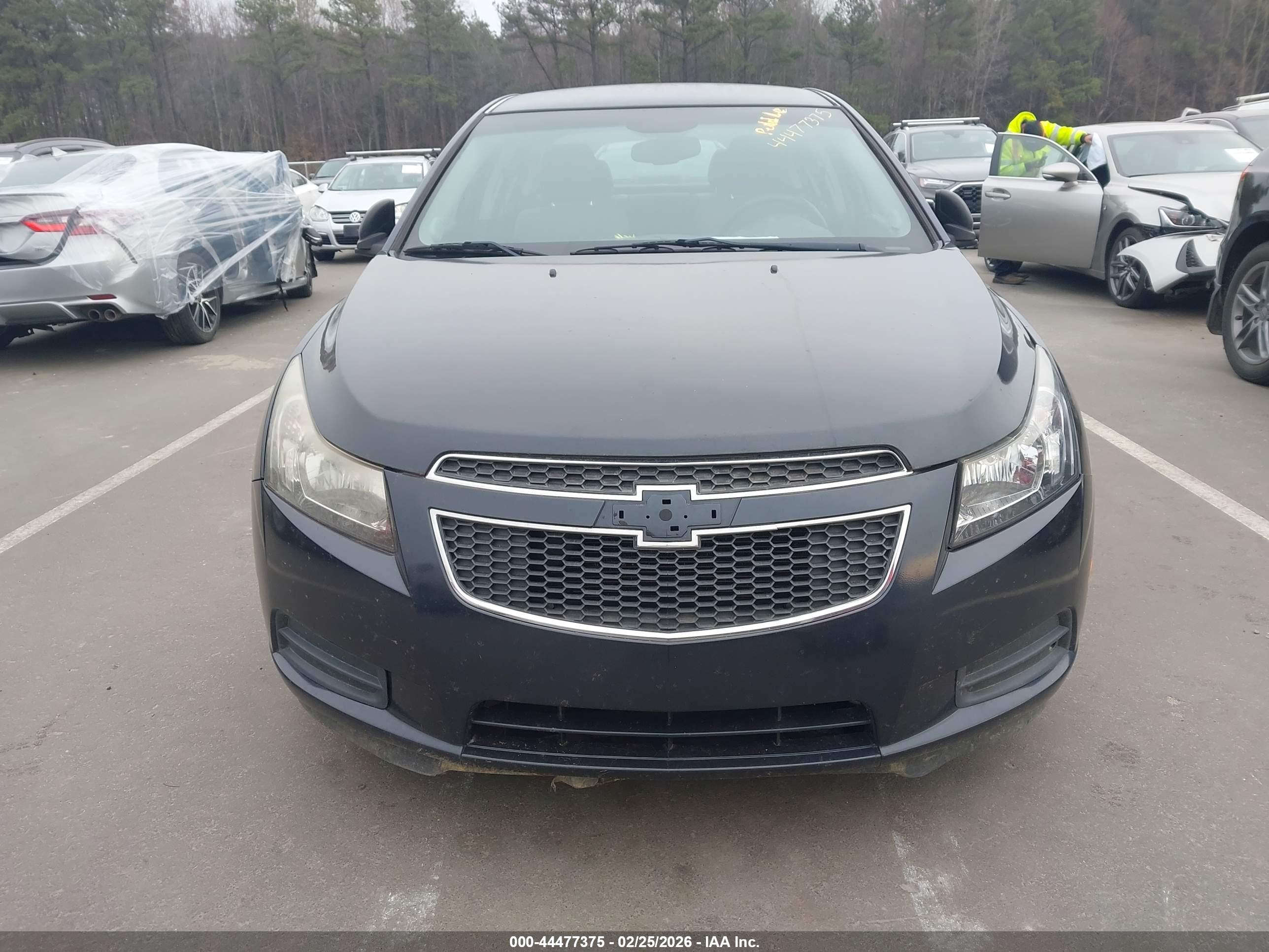 CHEVROLET CRUZE image 6
