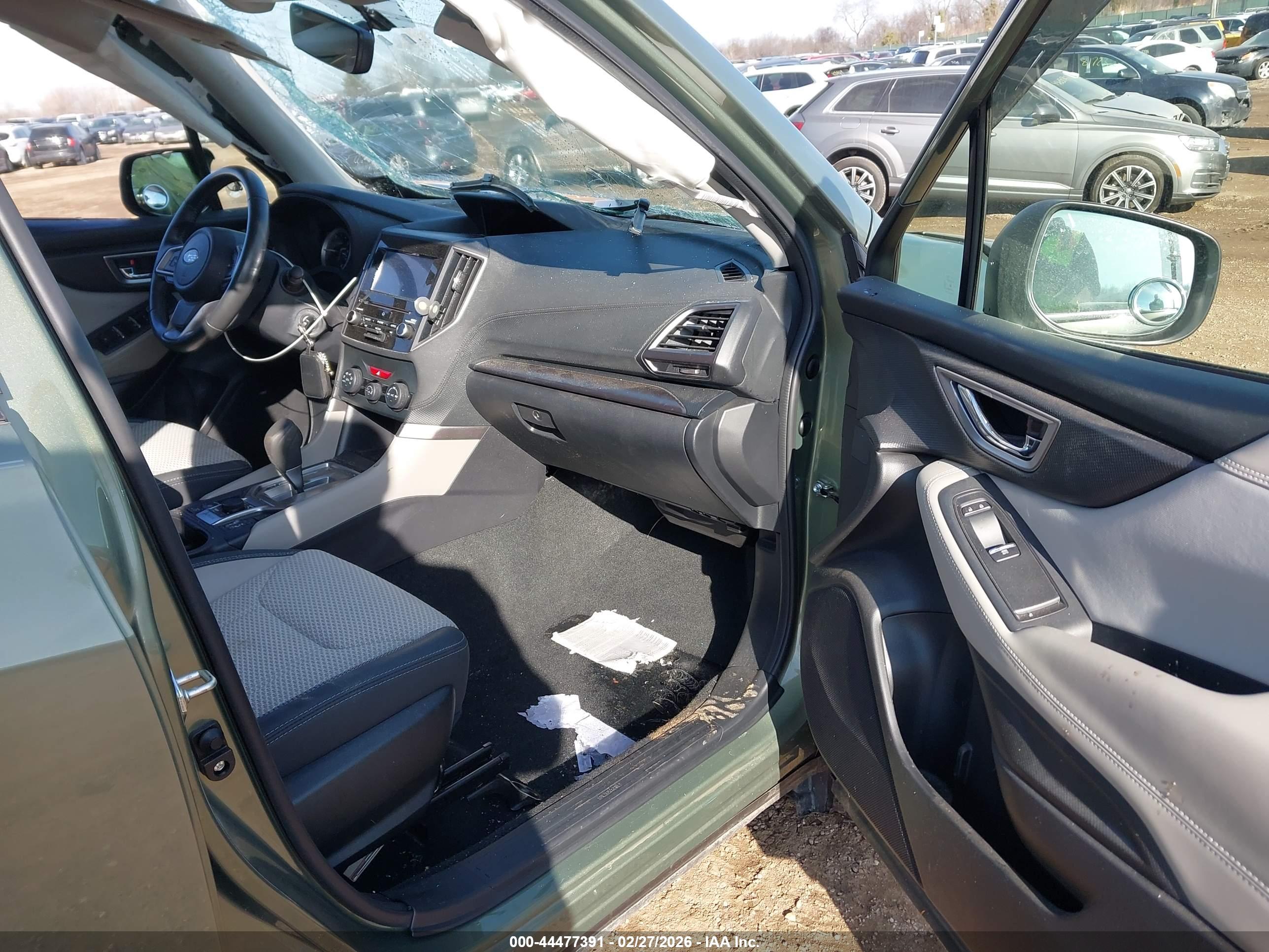 SUBARU FORESTER image 5