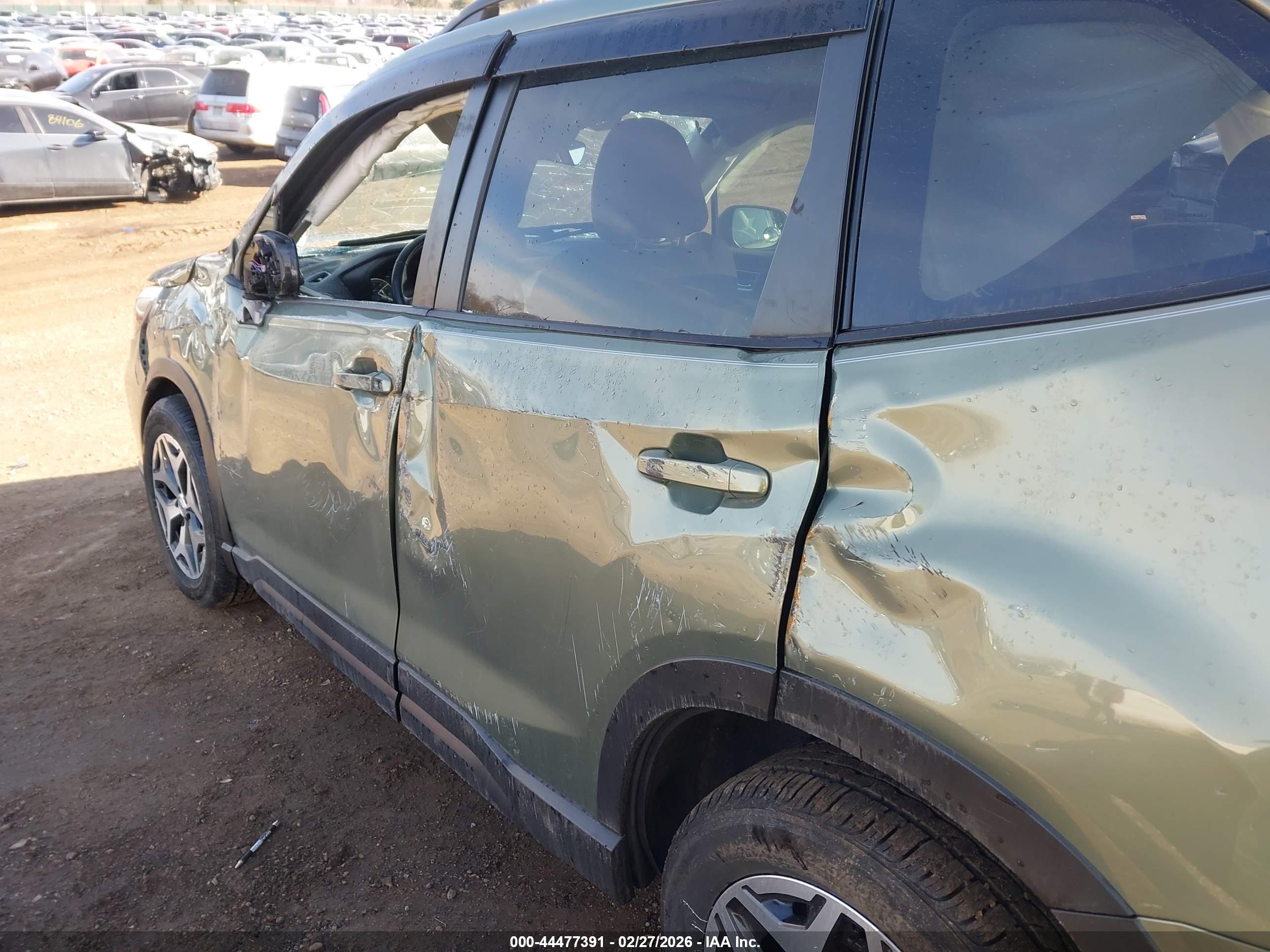 SUBARU FORESTER image 6