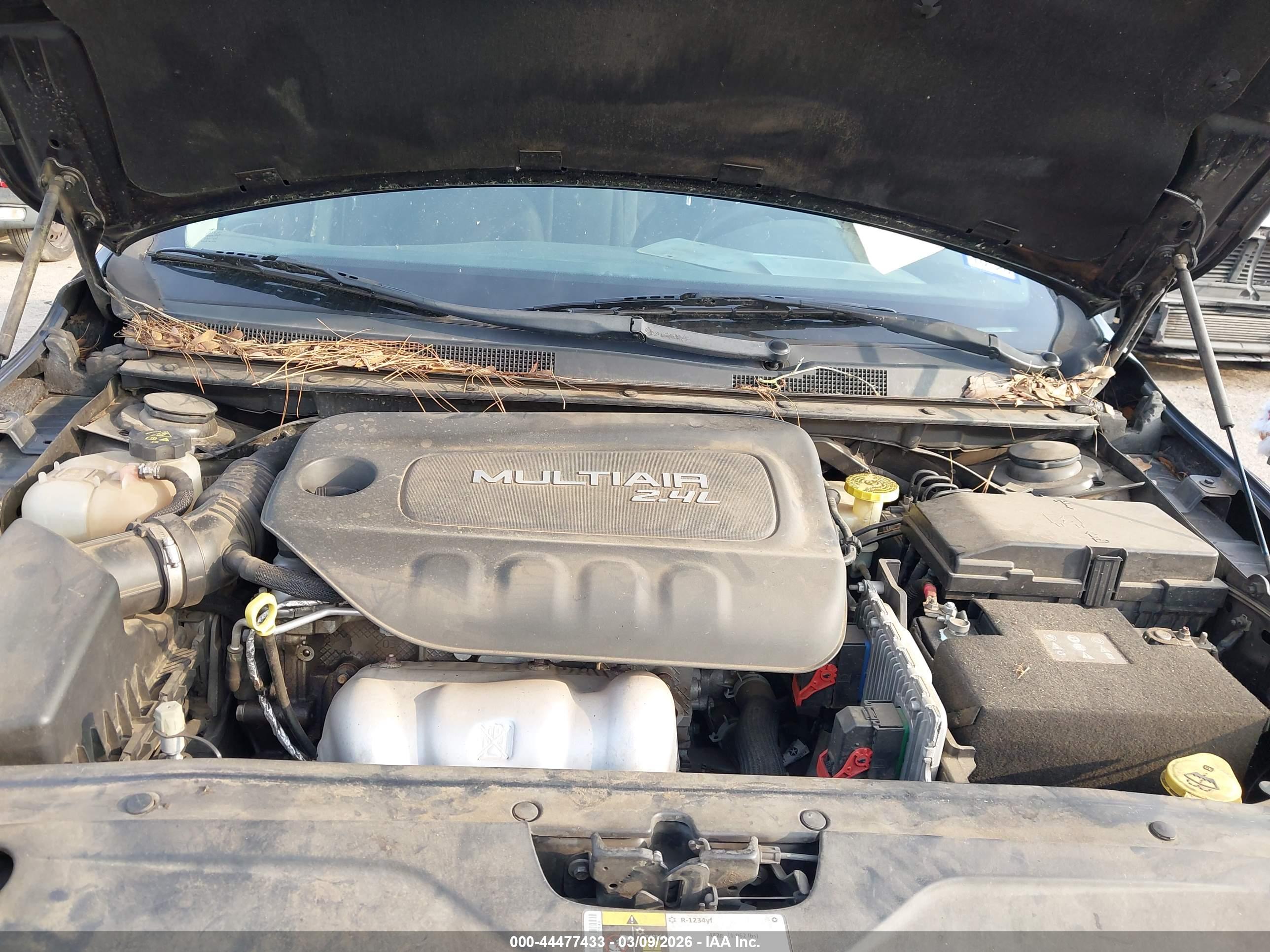 CHRYSLER 200 image 10