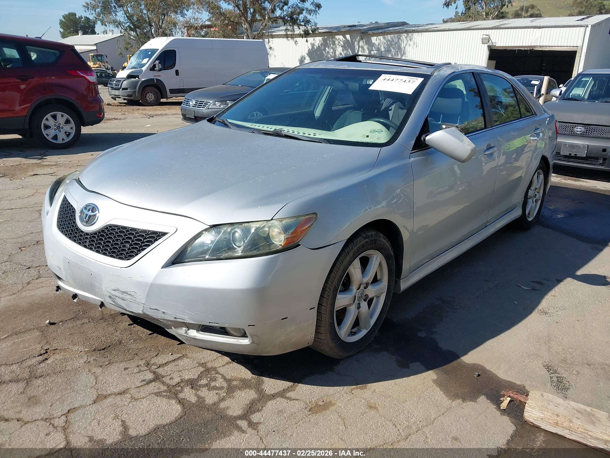 TOYOTA CAMRY image 2