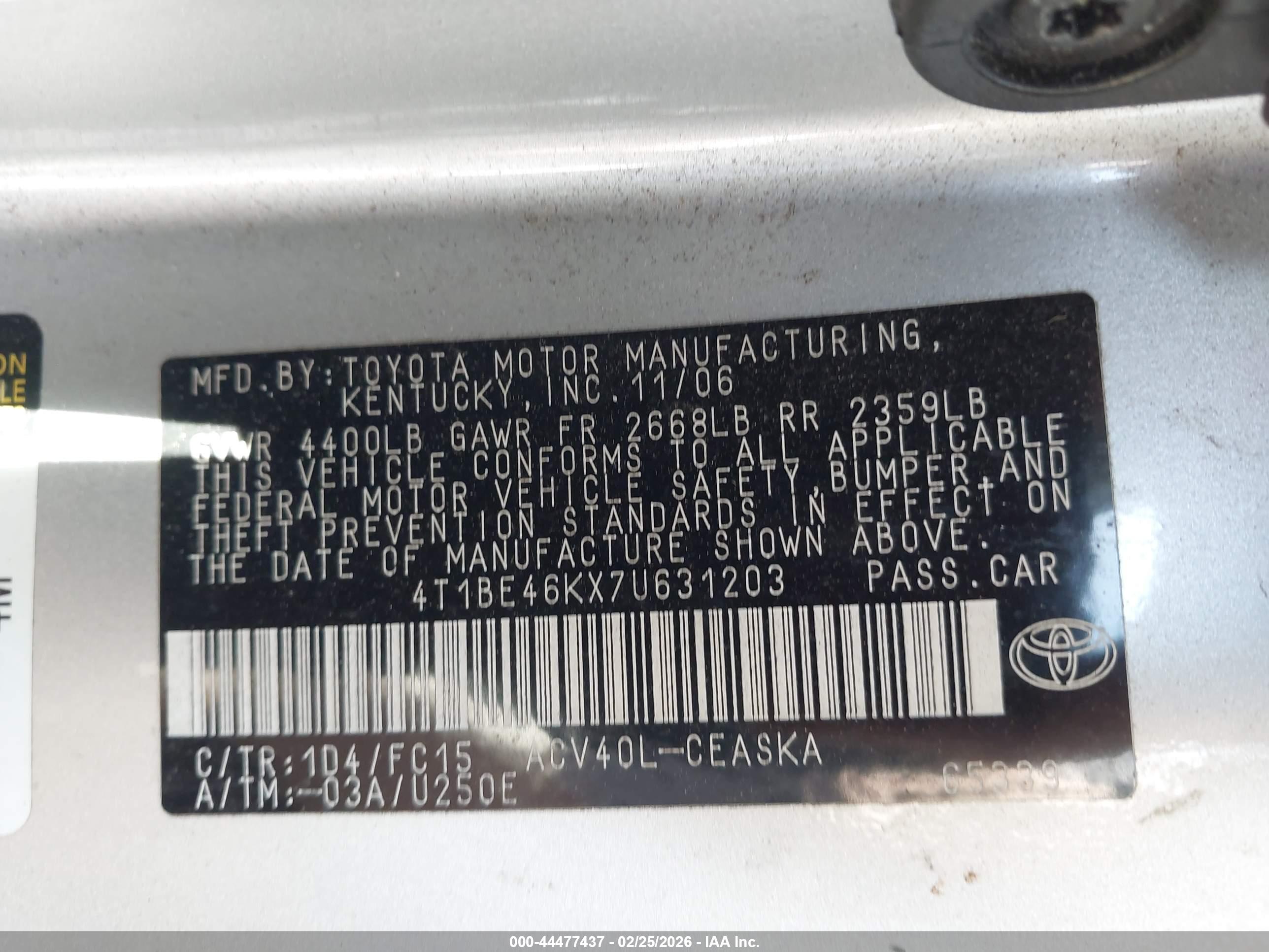 TOYOTA CAMRY image 9