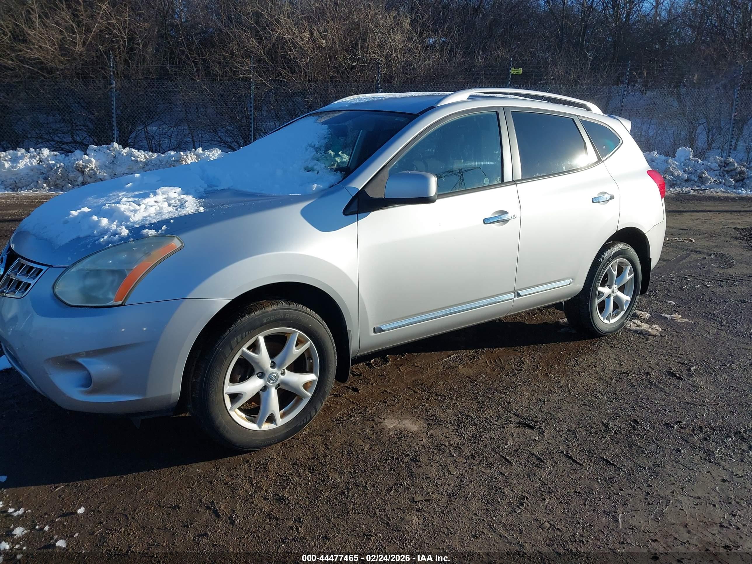 NISSAN ROGUE image 2