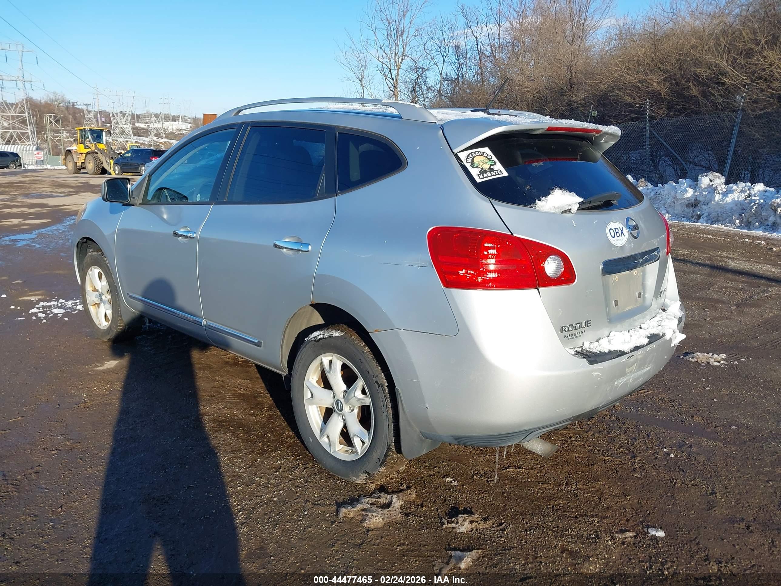 NISSAN ROGUE image 3