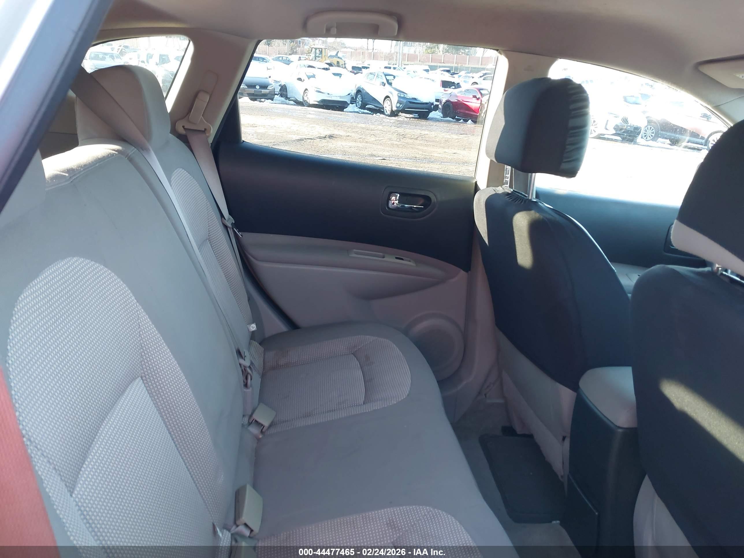 NISSAN ROGUE image 8