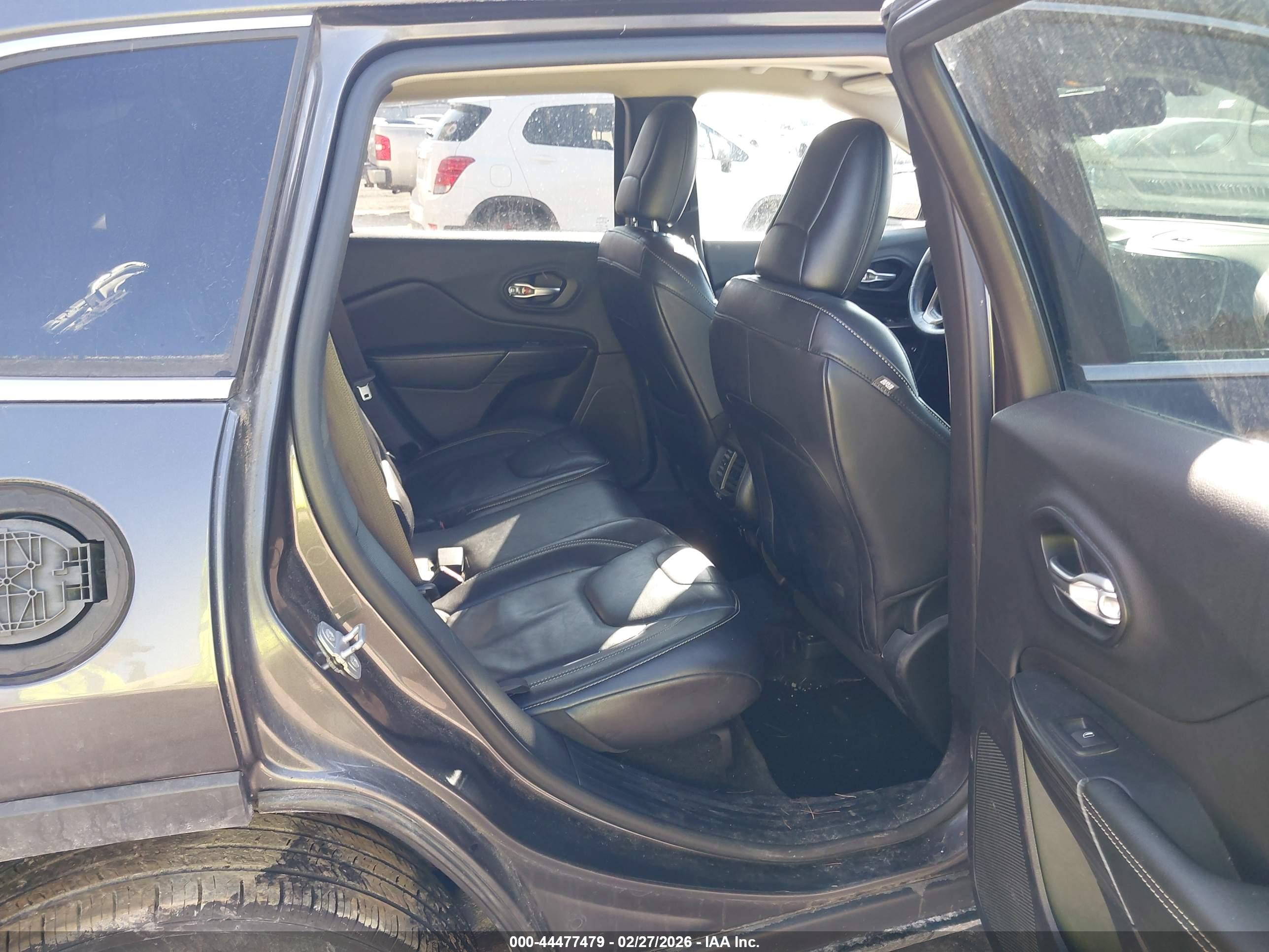 JEEP CHEROKEE image 8