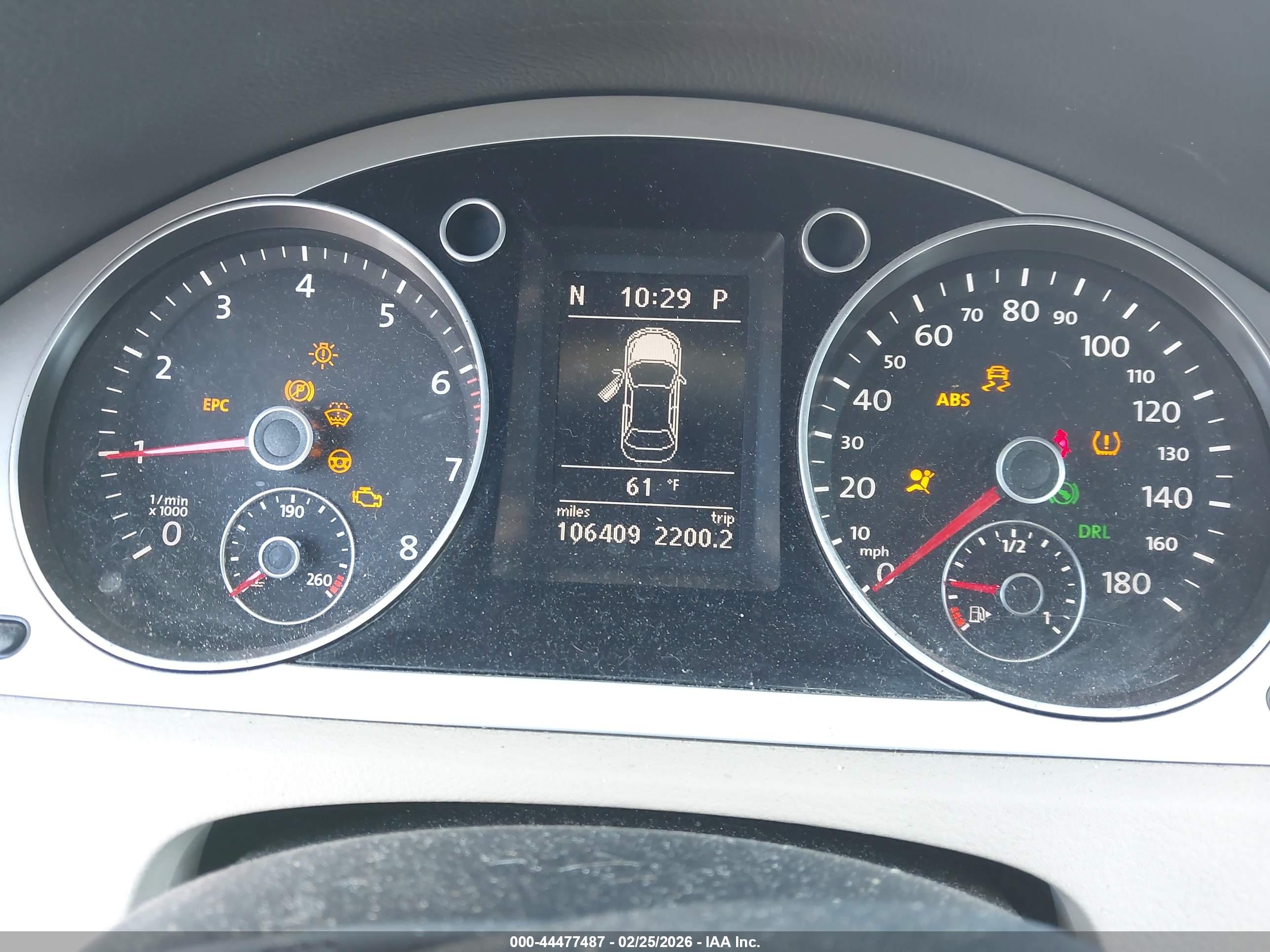 VOLKSWAGEN CC image 7