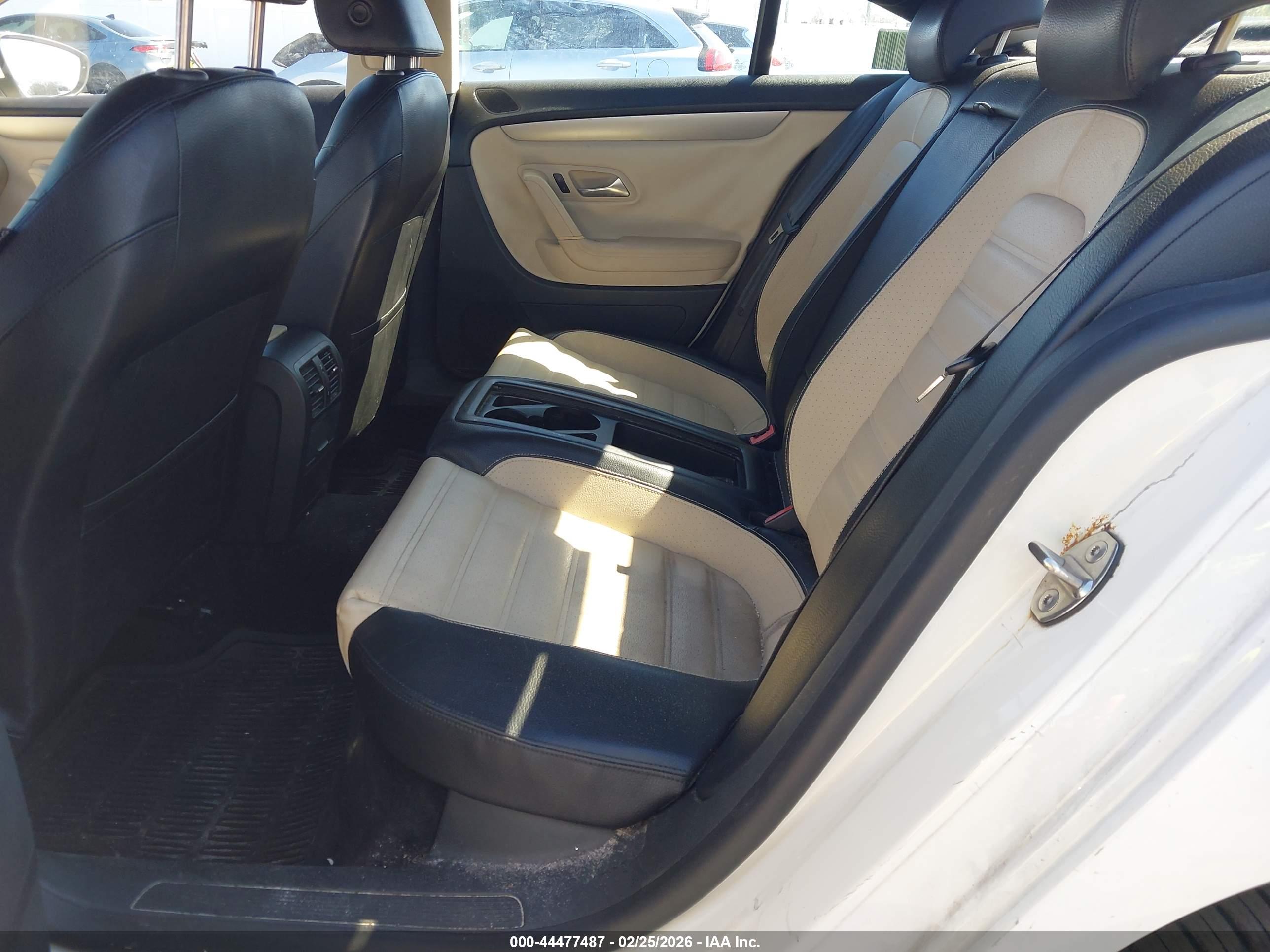 VOLKSWAGEN CC image 8