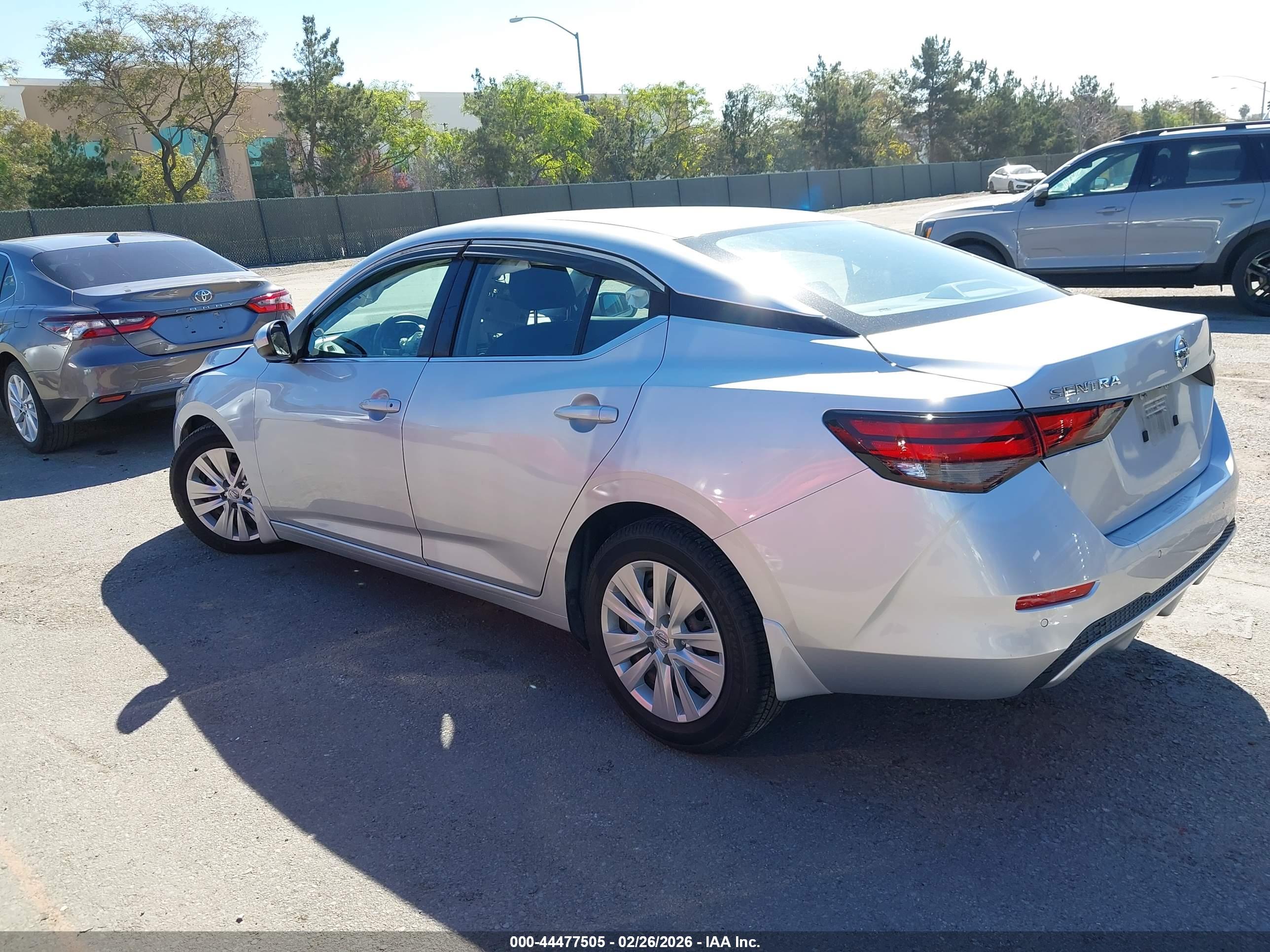 NISSAN SENTRA image 3