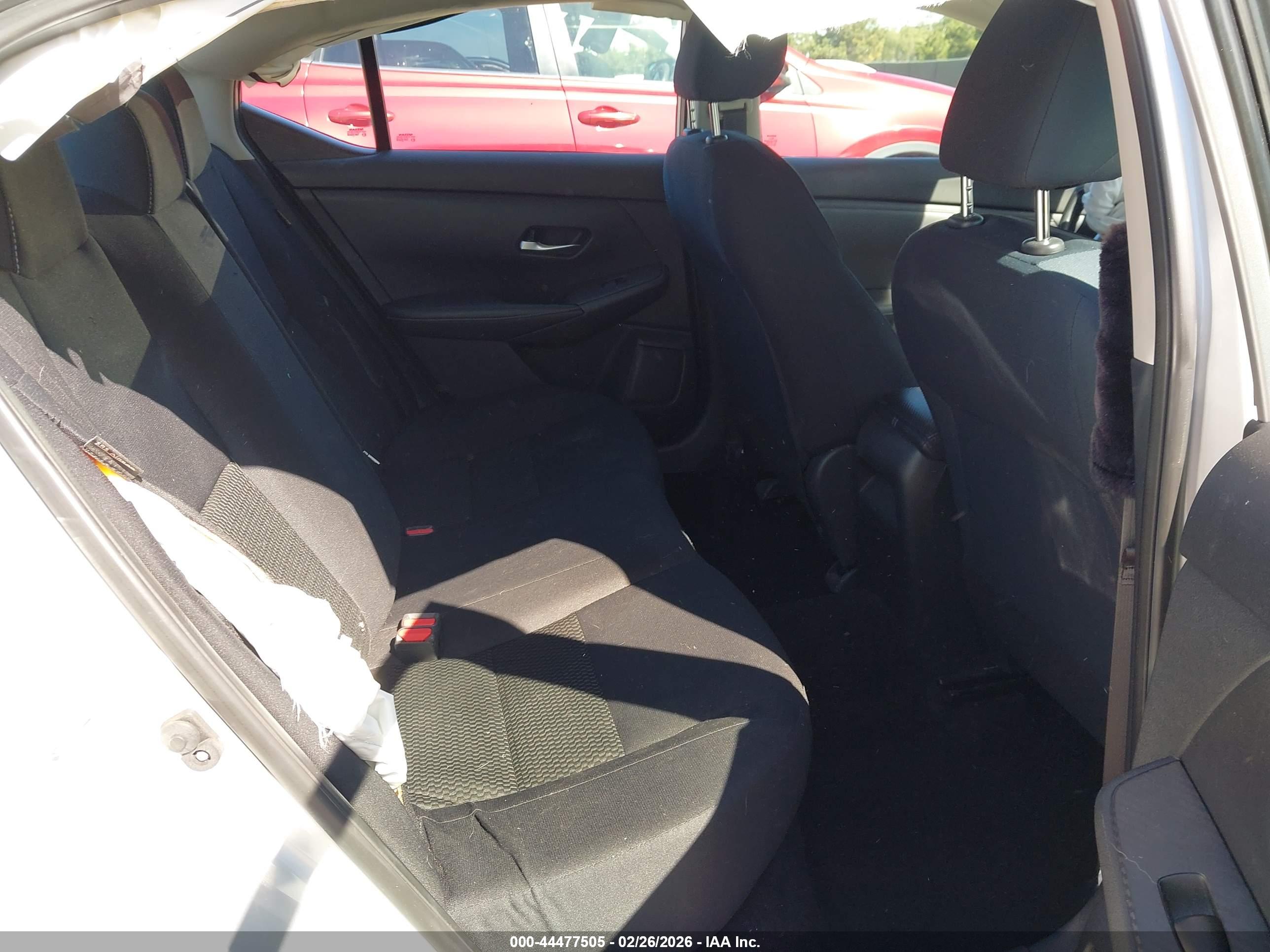 NISSAN SENTRA image 8
