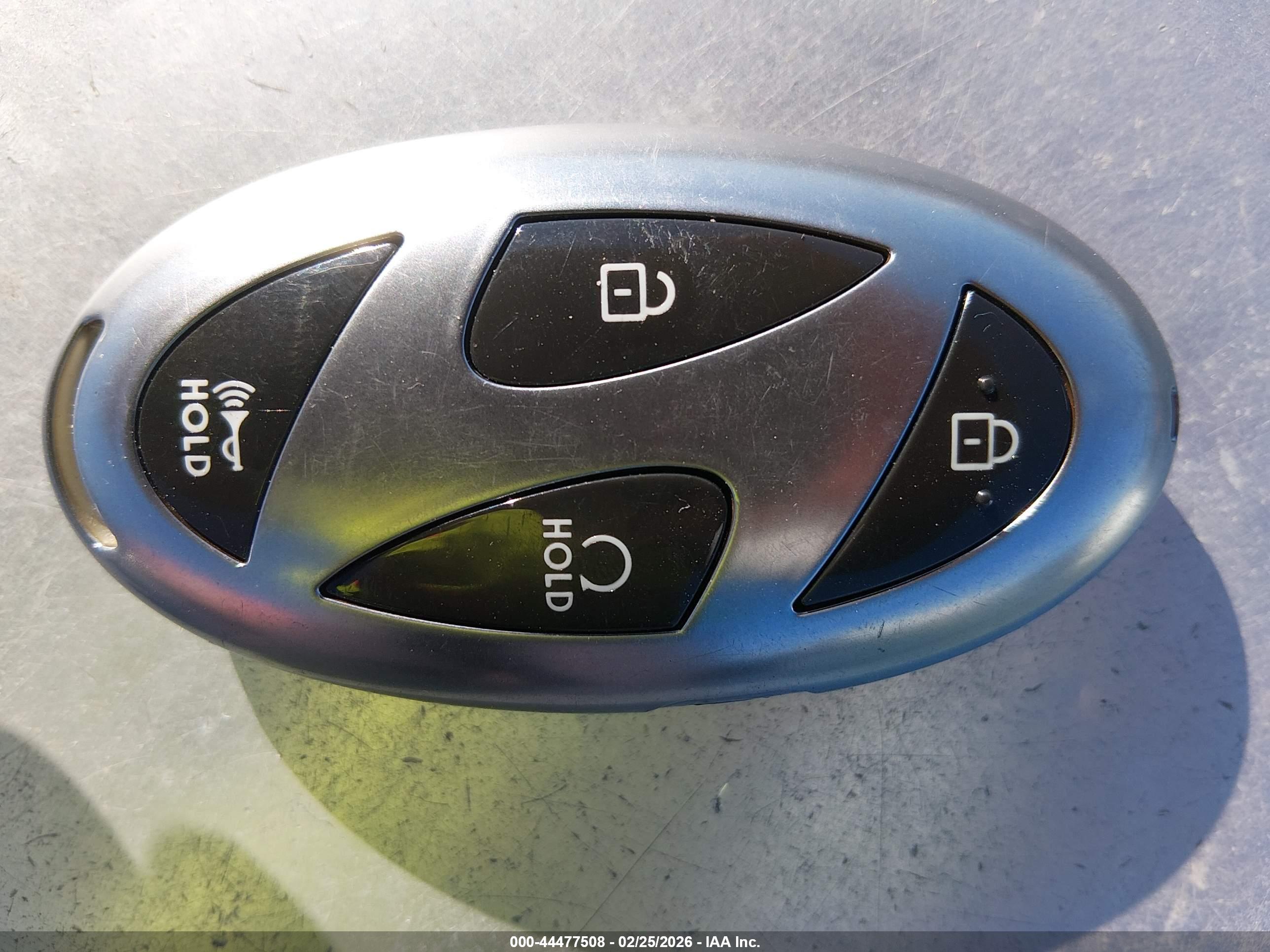 HYUNDAI ELANTRA image 11