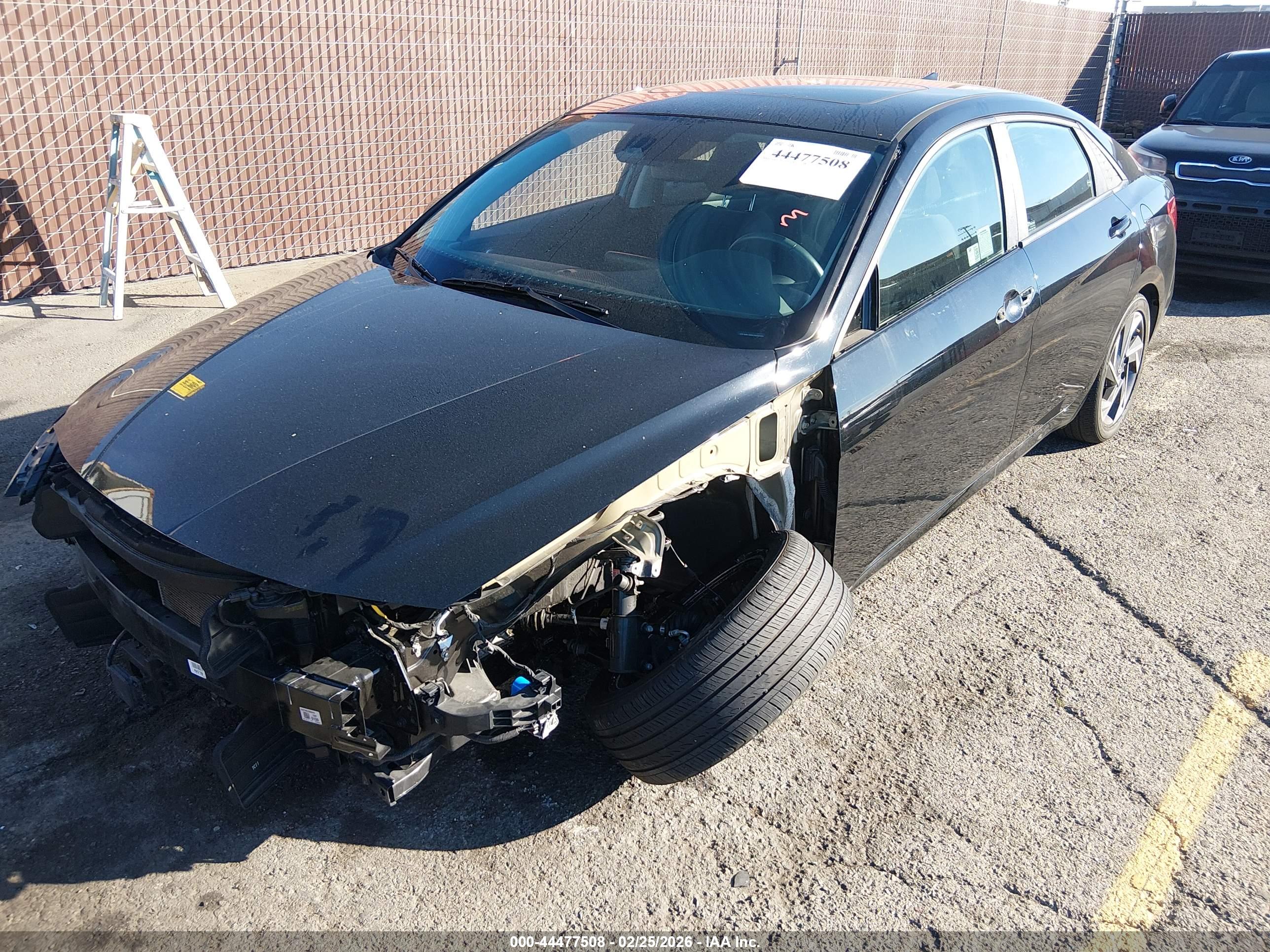 HYUNDAI ELANTRA image 2