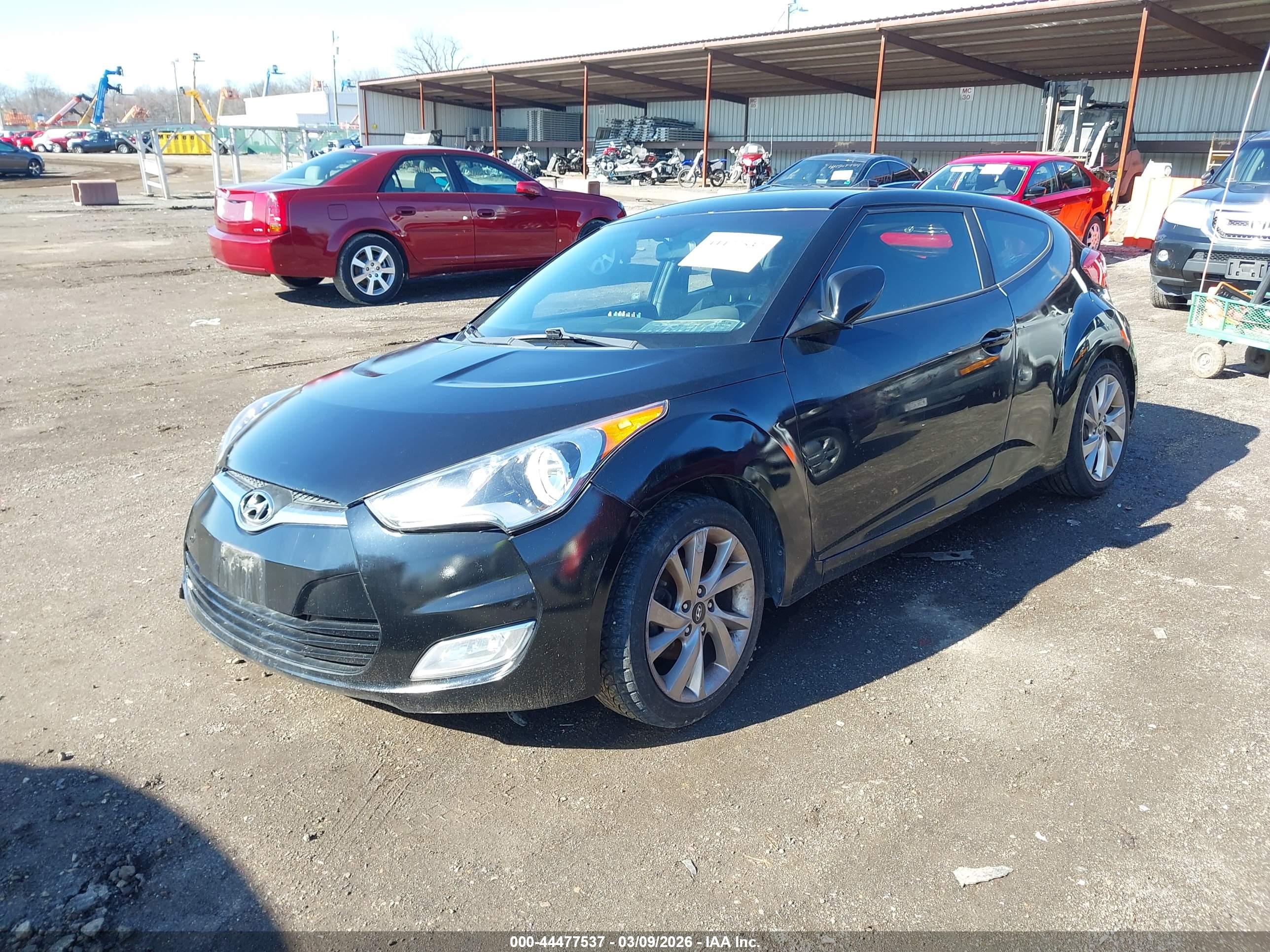 HYUNDAI VELOSTER image 2