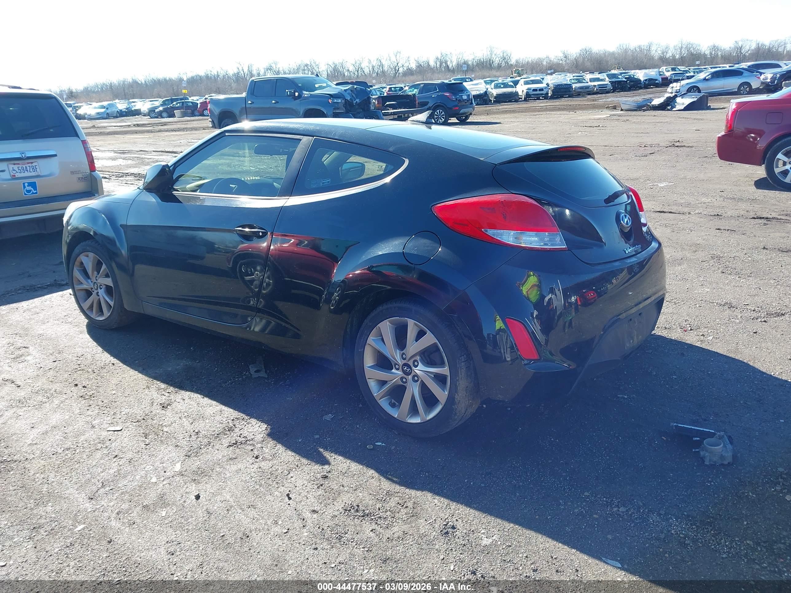 HYUNDAI VELOSTER image 3