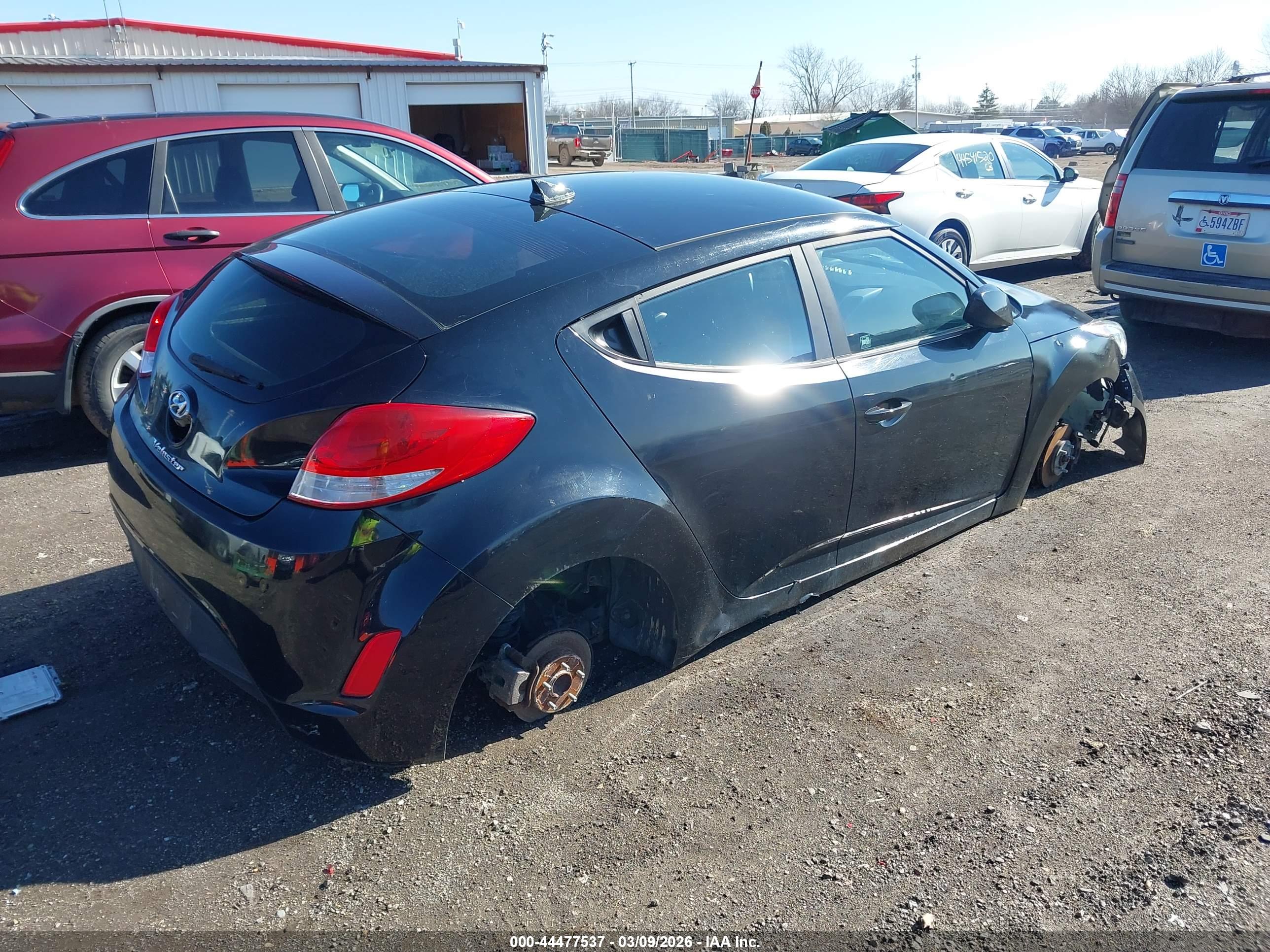 HYUNDAI VELOSTER image 4