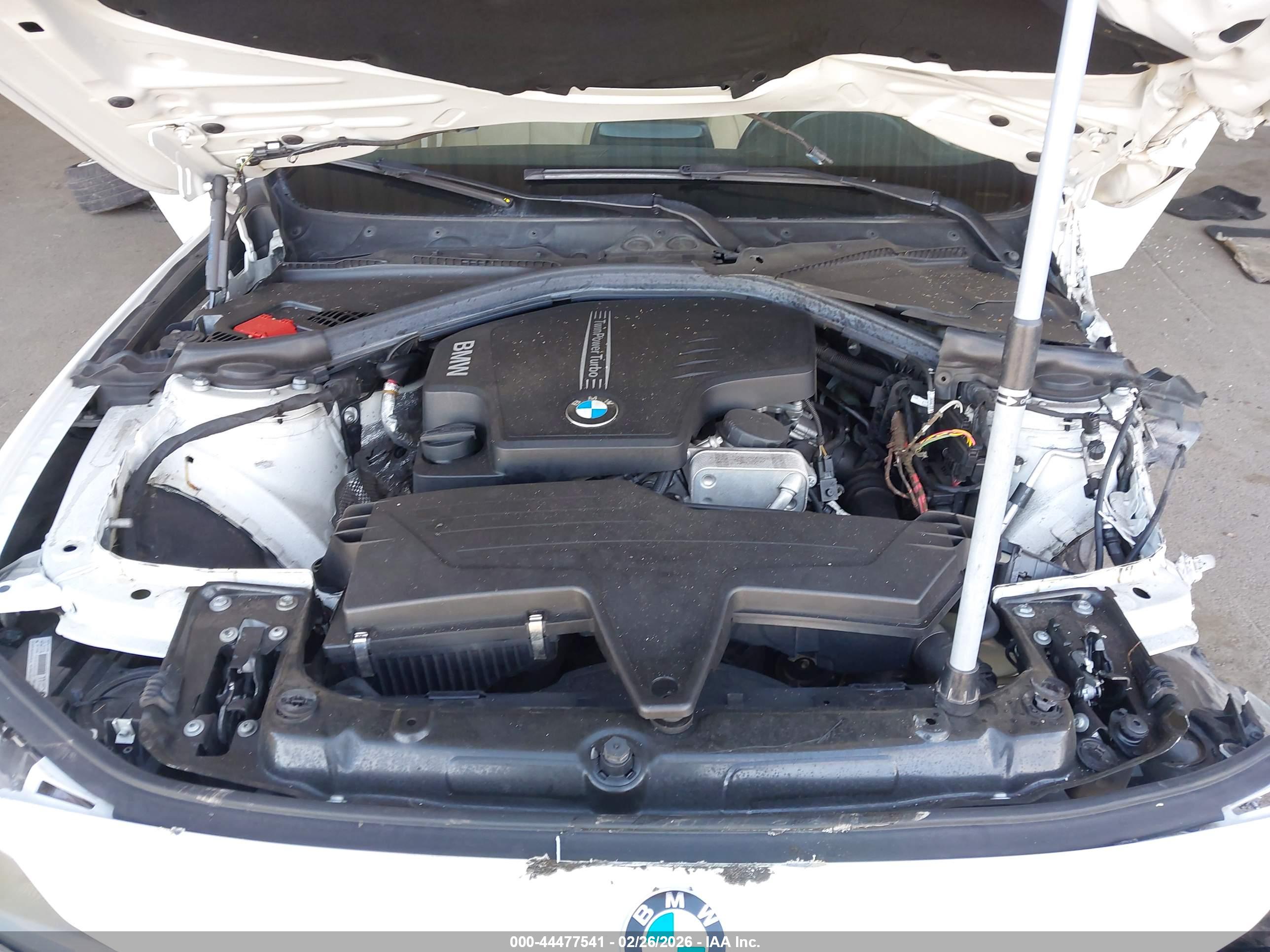 BMW 320I image 10