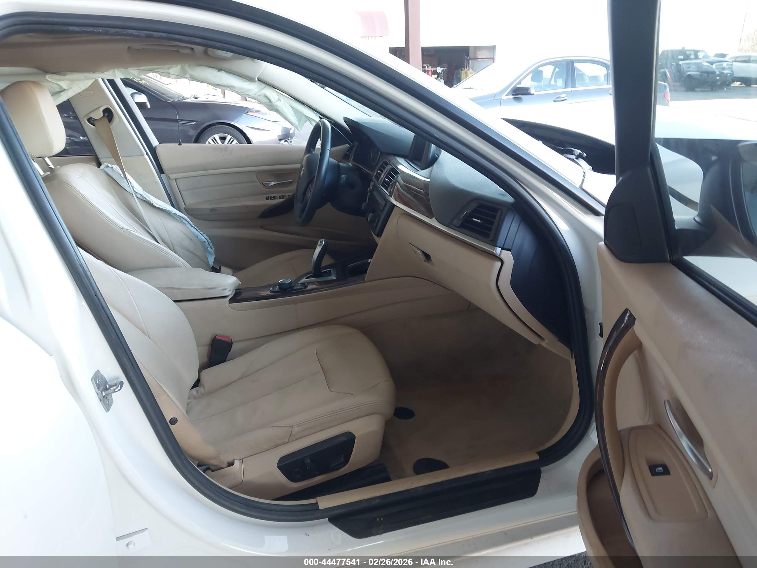 BMW 320I image 5