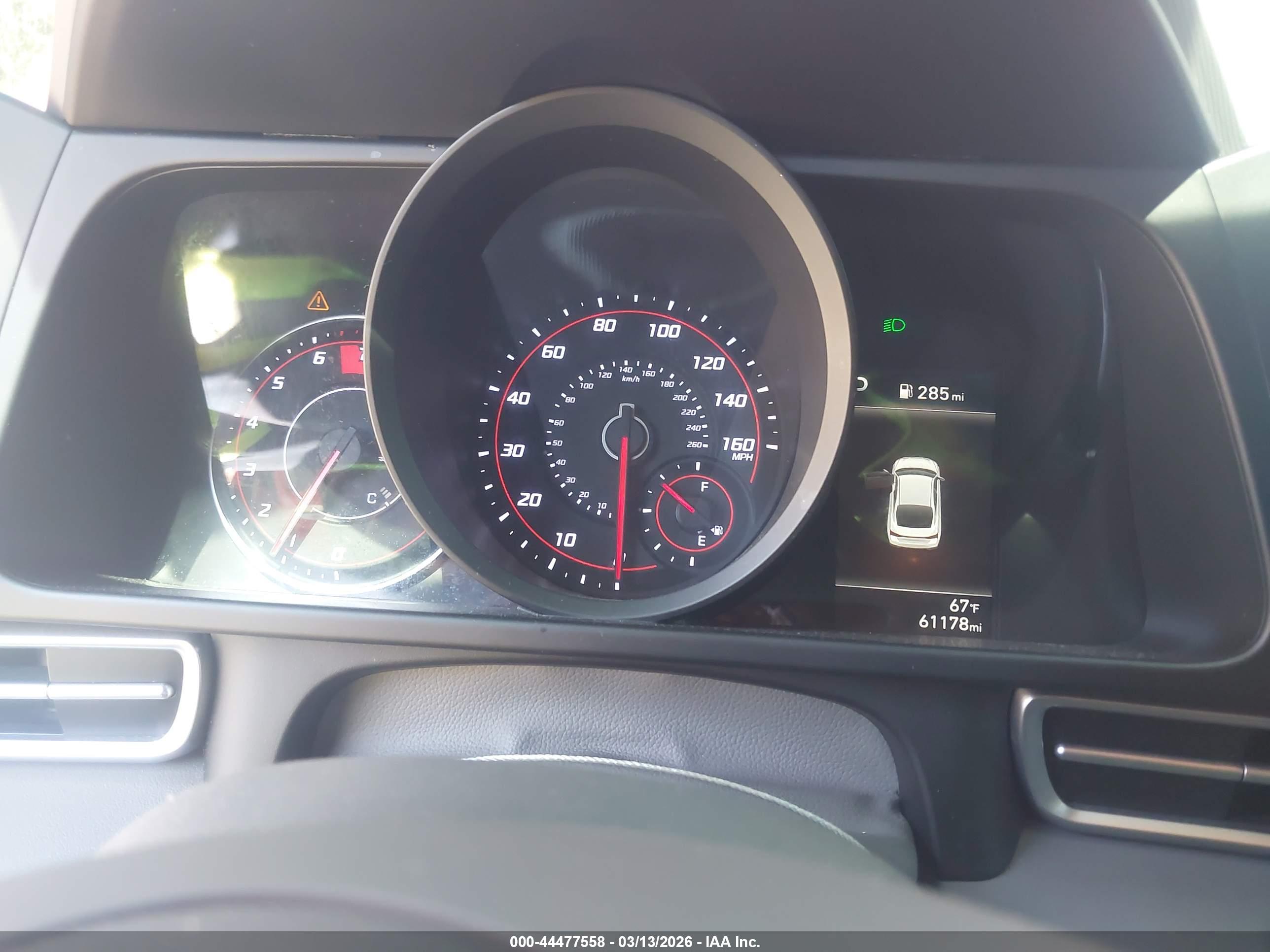 HYUNDAI ELANTRA image 7