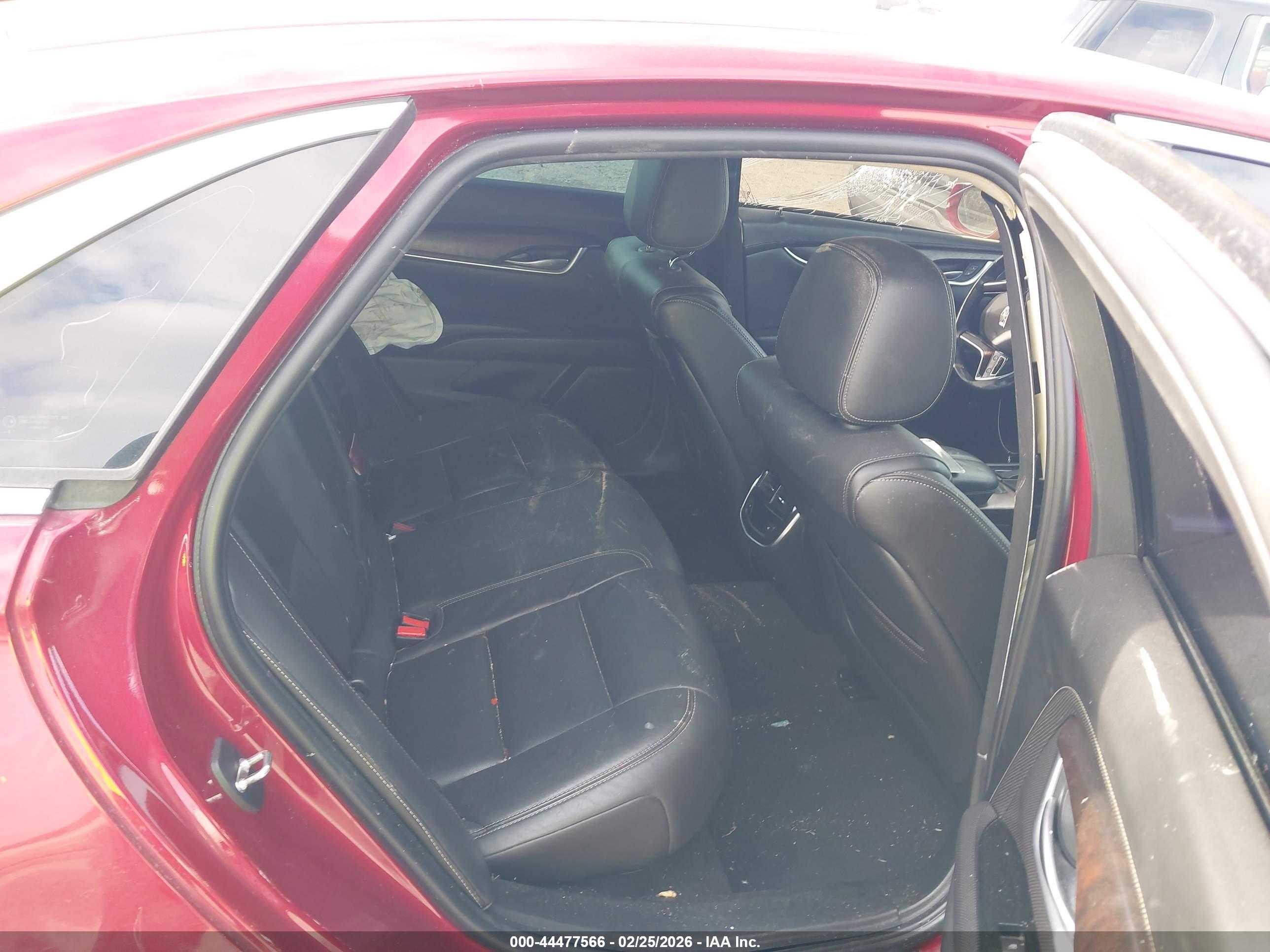 CADILLAC XTS image 8