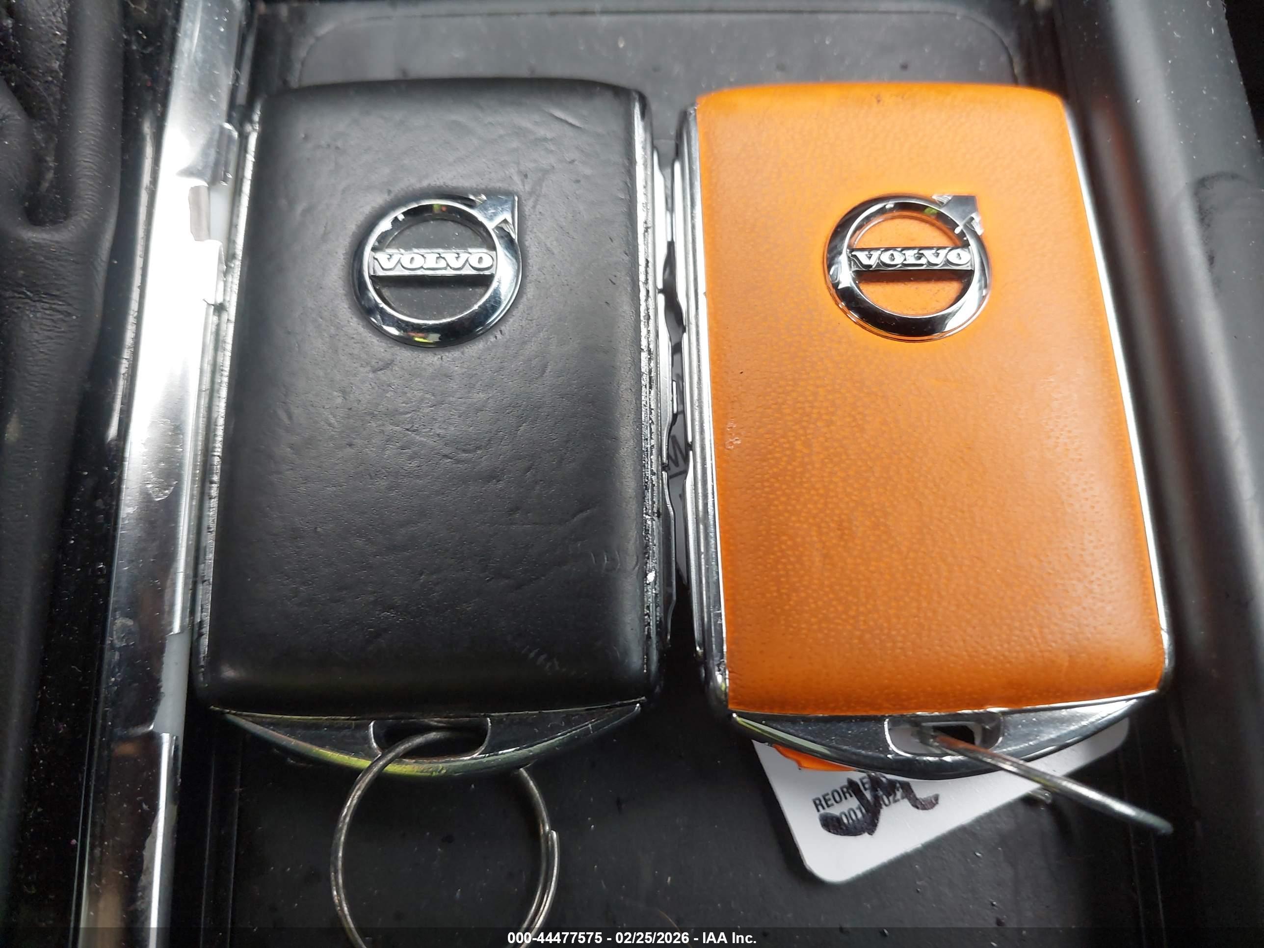 VOLVO XC90 image 11