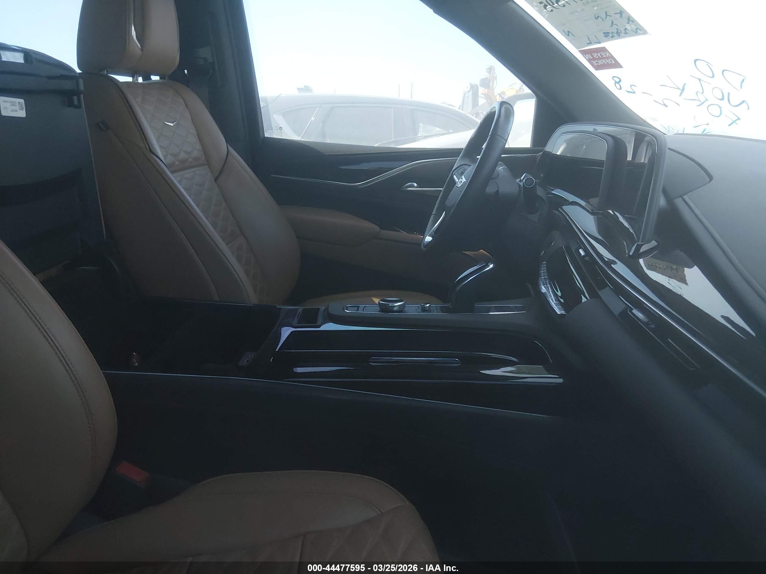 CADILLAC ESCALADE image 5