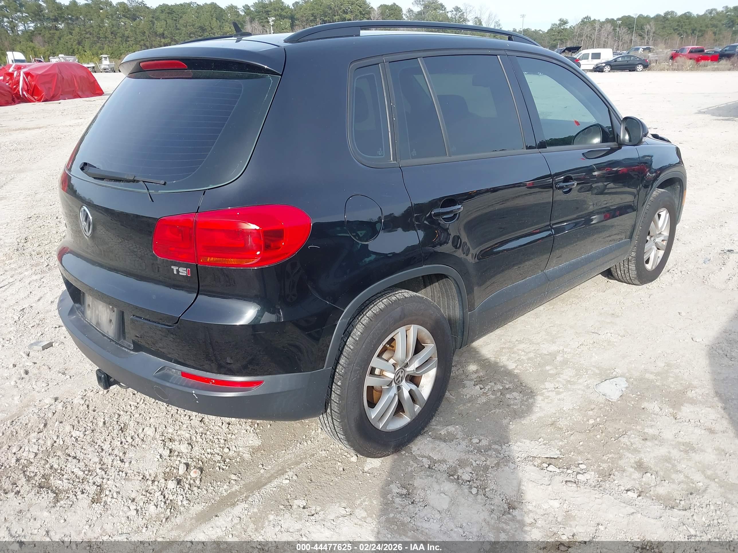 VOLKSWAGEN TIGUAN image 4