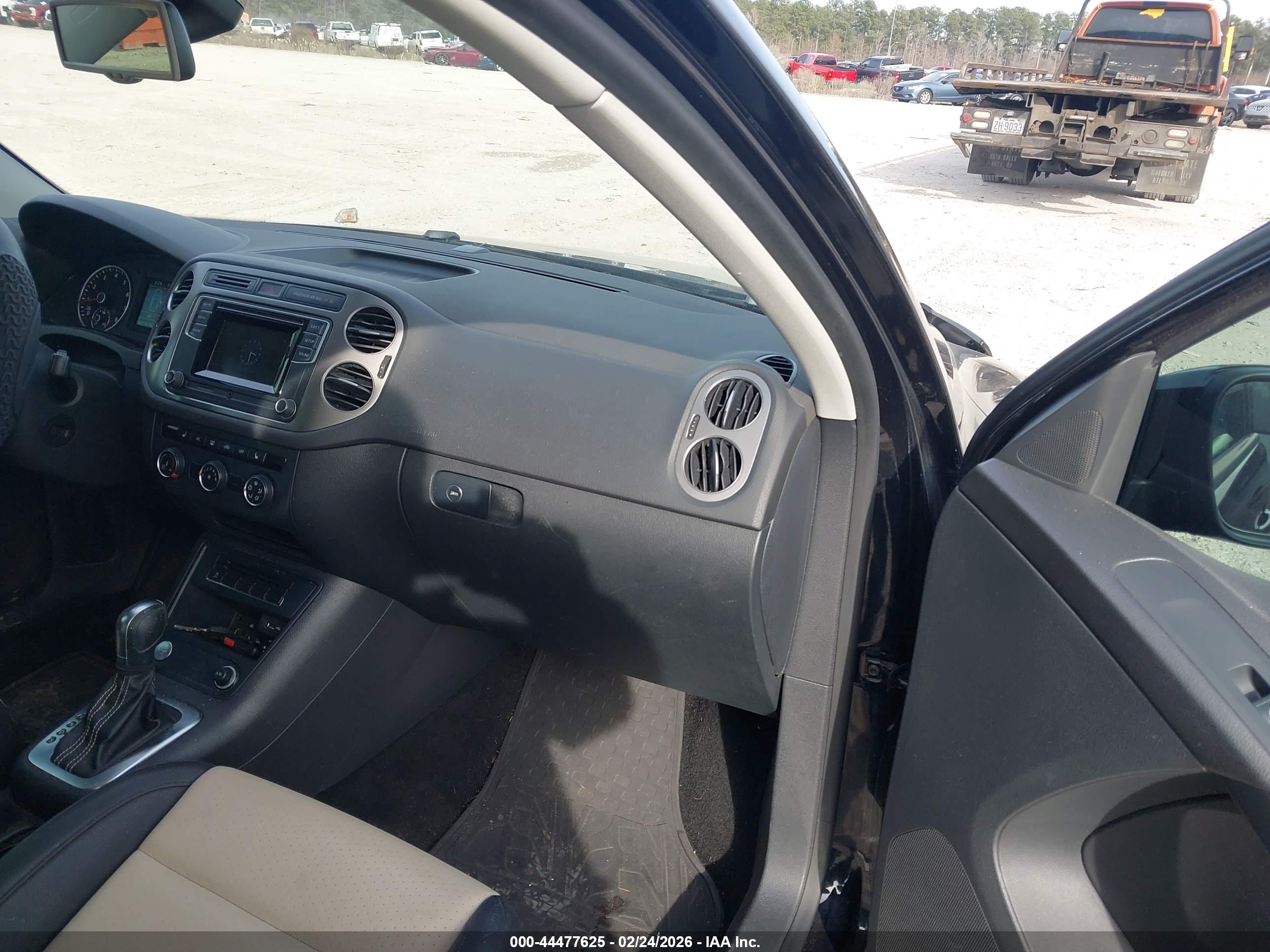 VOLKSWAGEN TIGUAN image 5