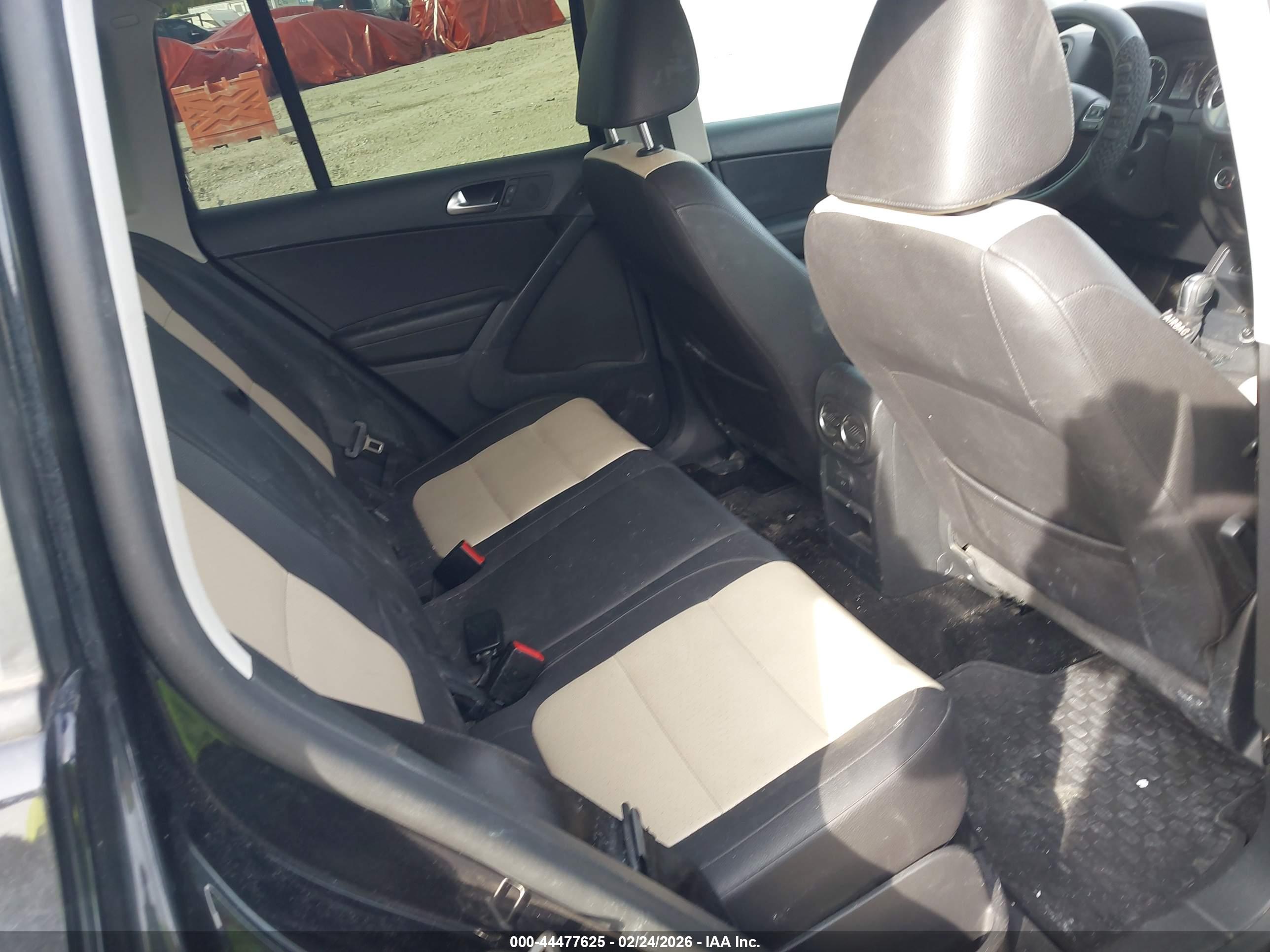 VOLKSWAGEN TIGUAN image 8
