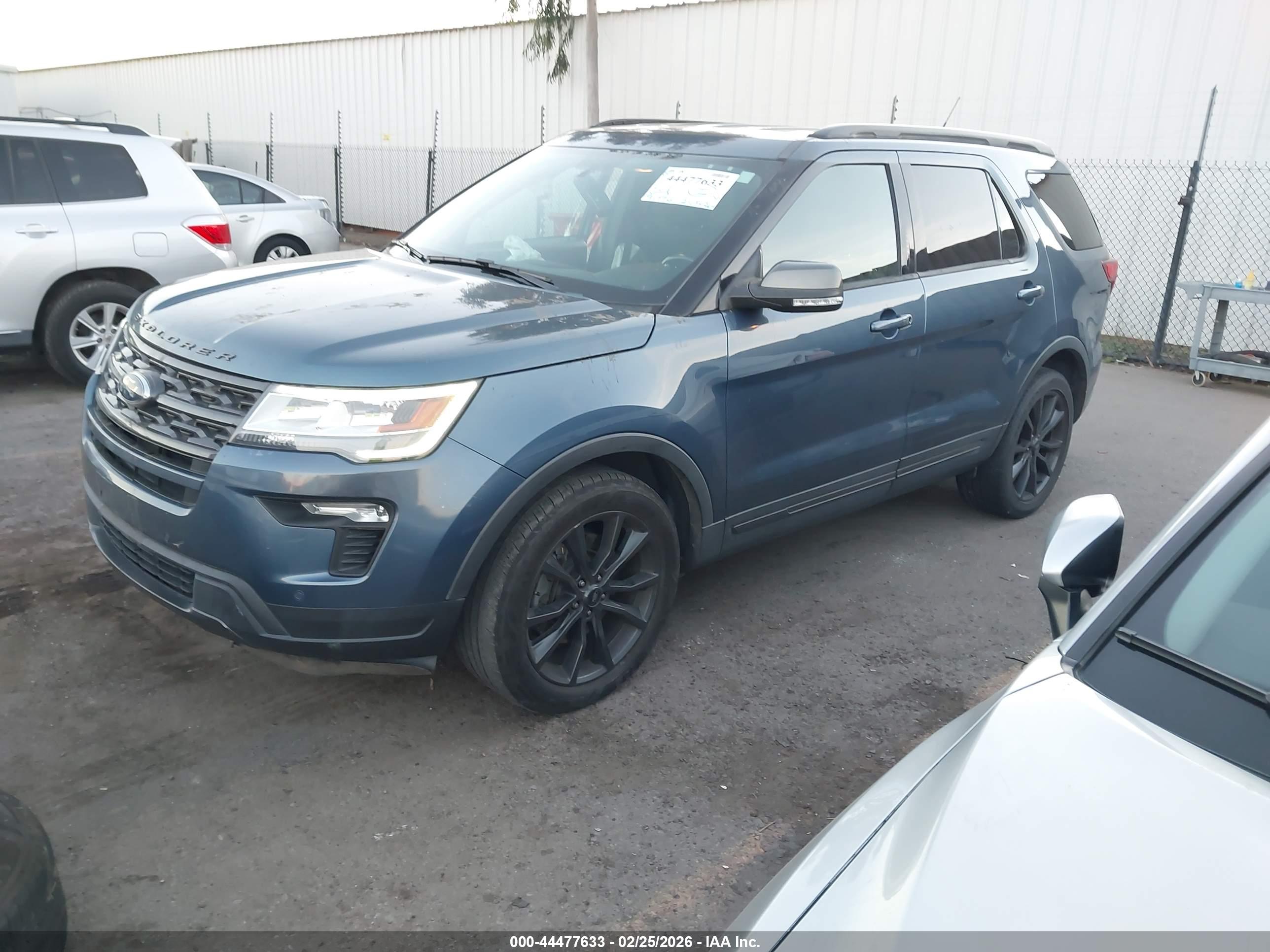 FORD EXPLORER image 2