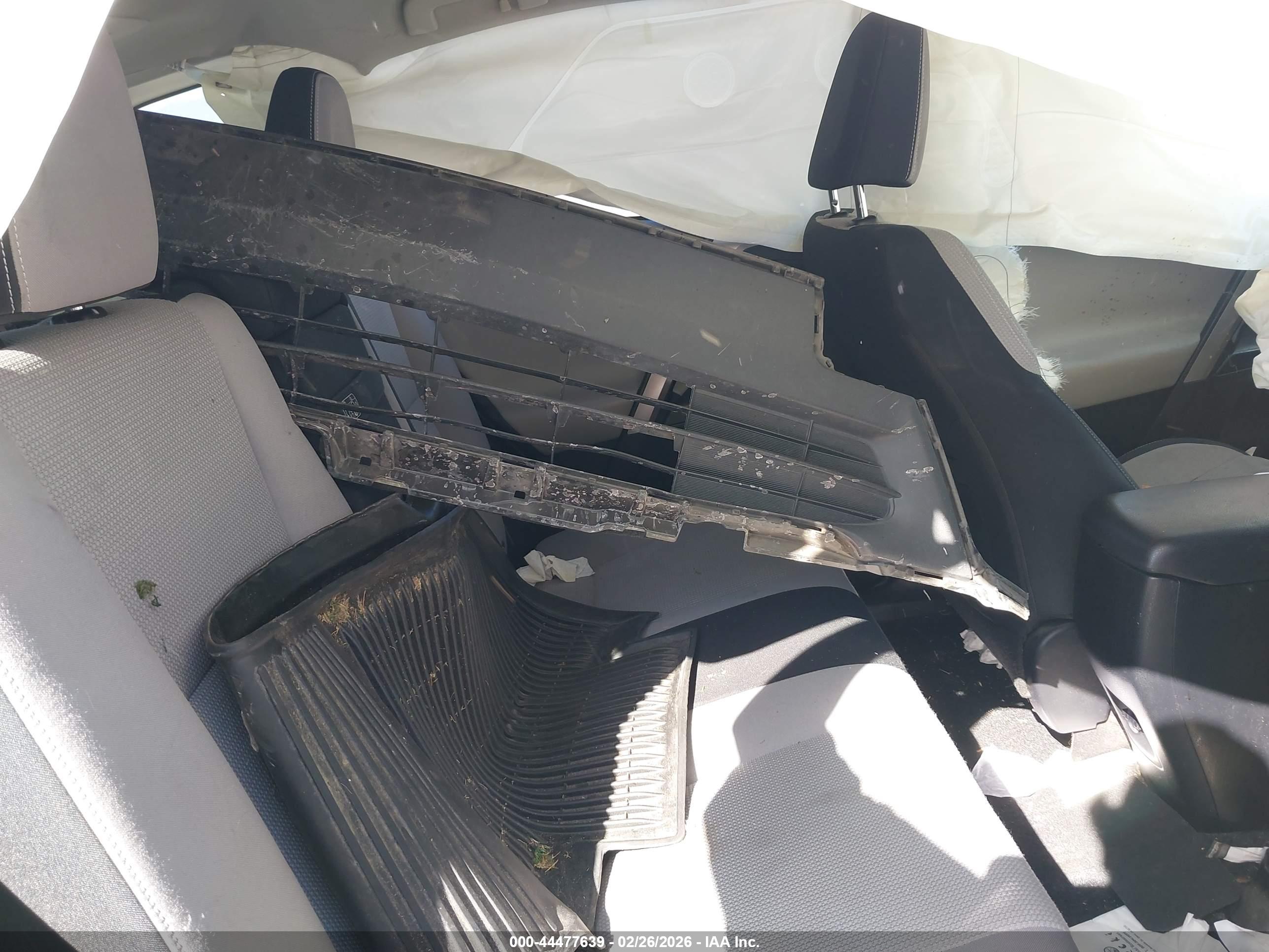TOYOTA RAV4 image 8